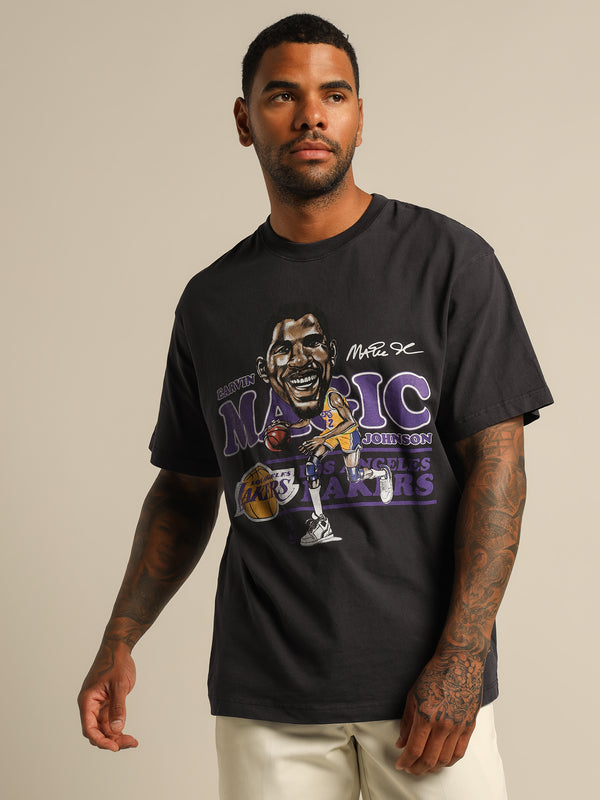 Mitchell & Ness - LA Lakers Vintage Ivy Arch Tee in Faded Black