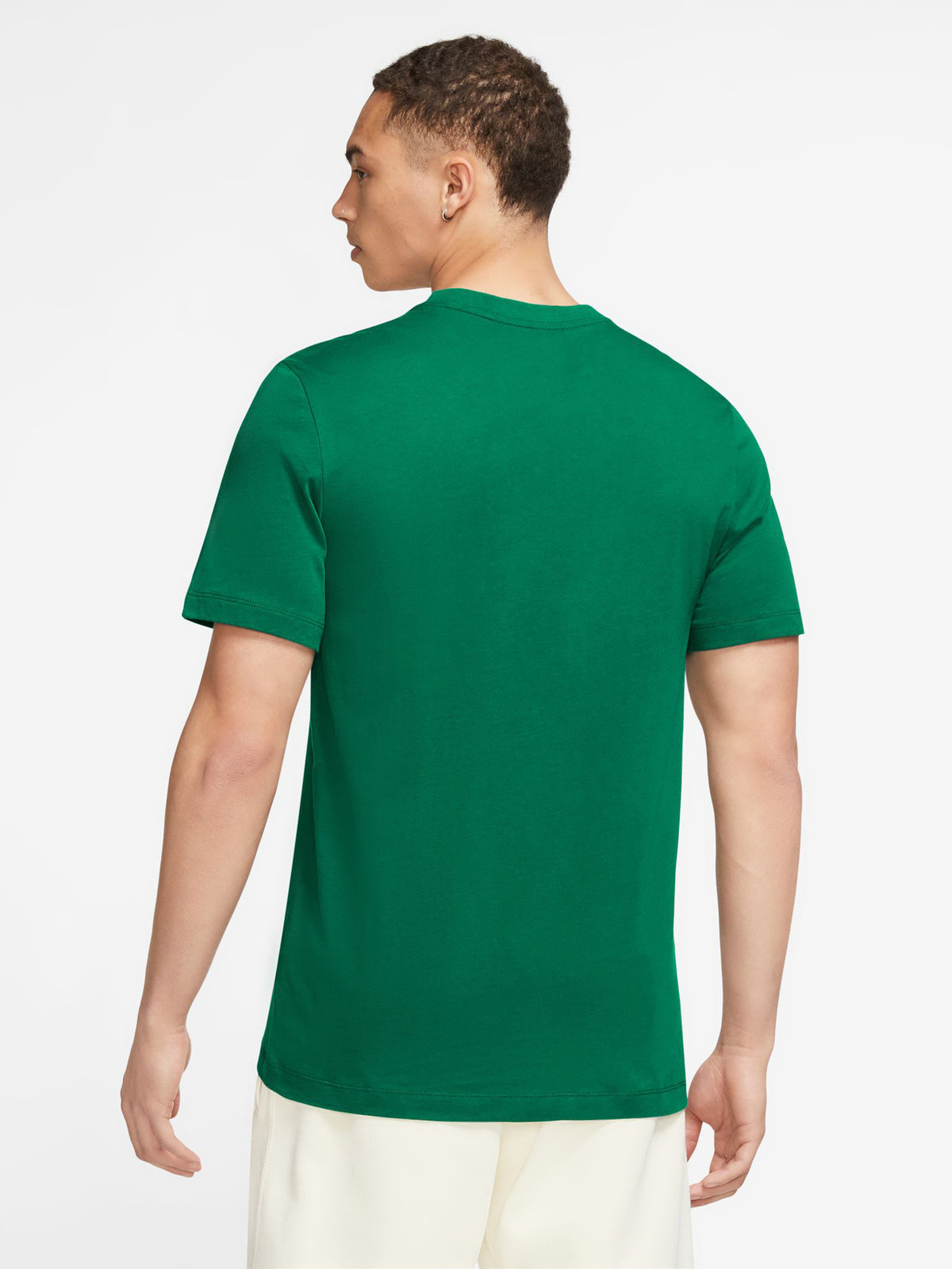 Nike Sportswear Club T-Shirt in Malachite | Malachite