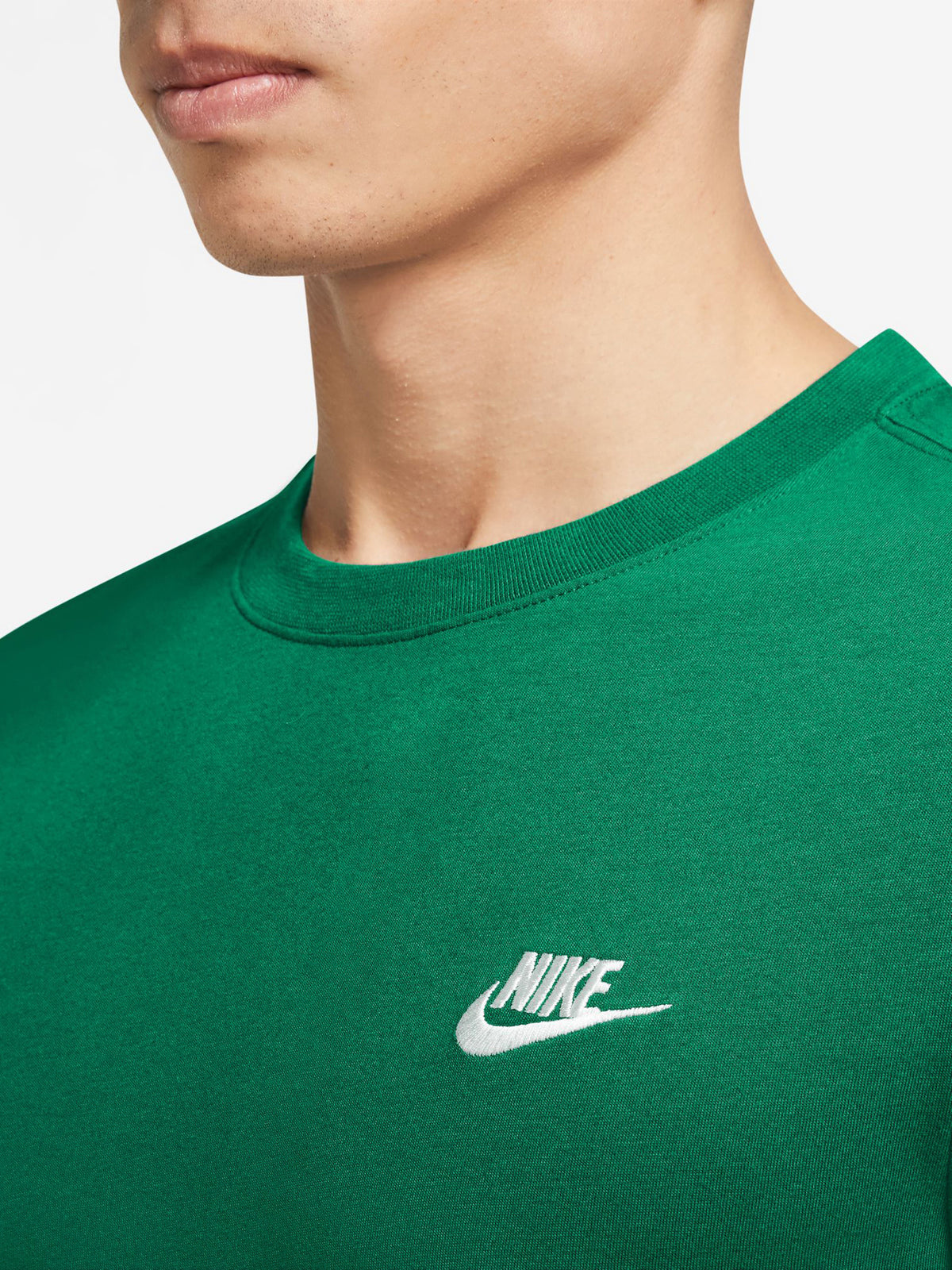 Nike Sportswear Club T-Shirt in Malachite | Malachite