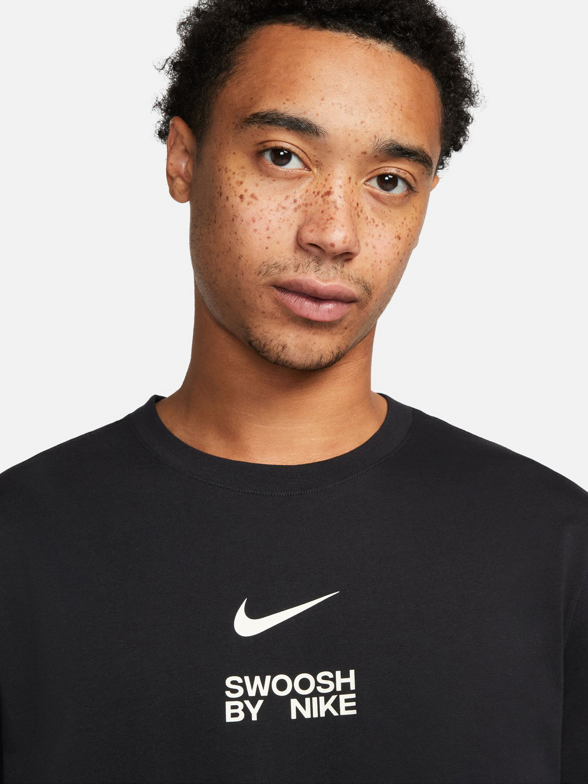 Nike Sportswear Big Swoosh T-Shirt in Black | Black