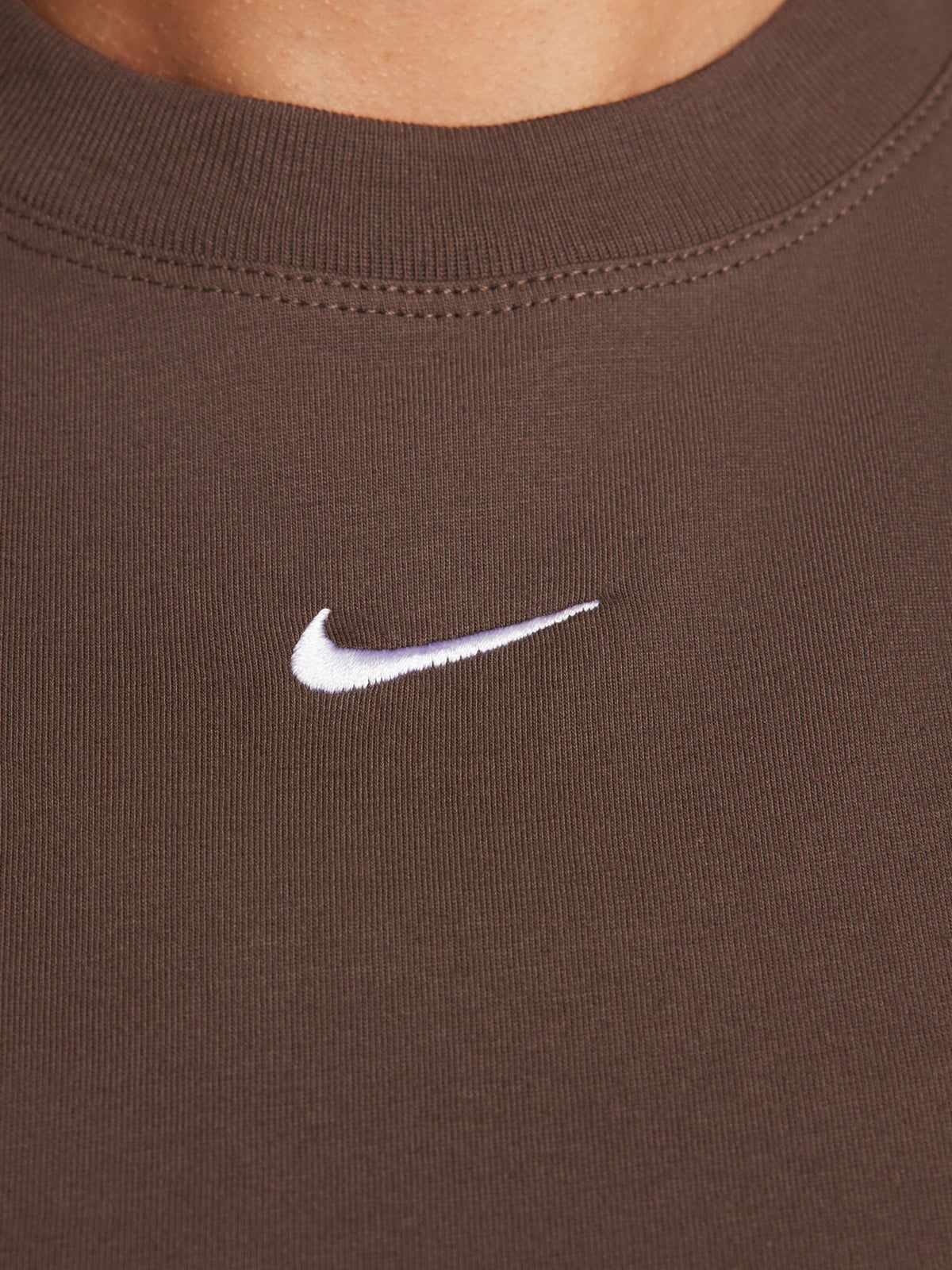 Nike Sportswear T-Shirt in Baroque Brown | Baroque Brown