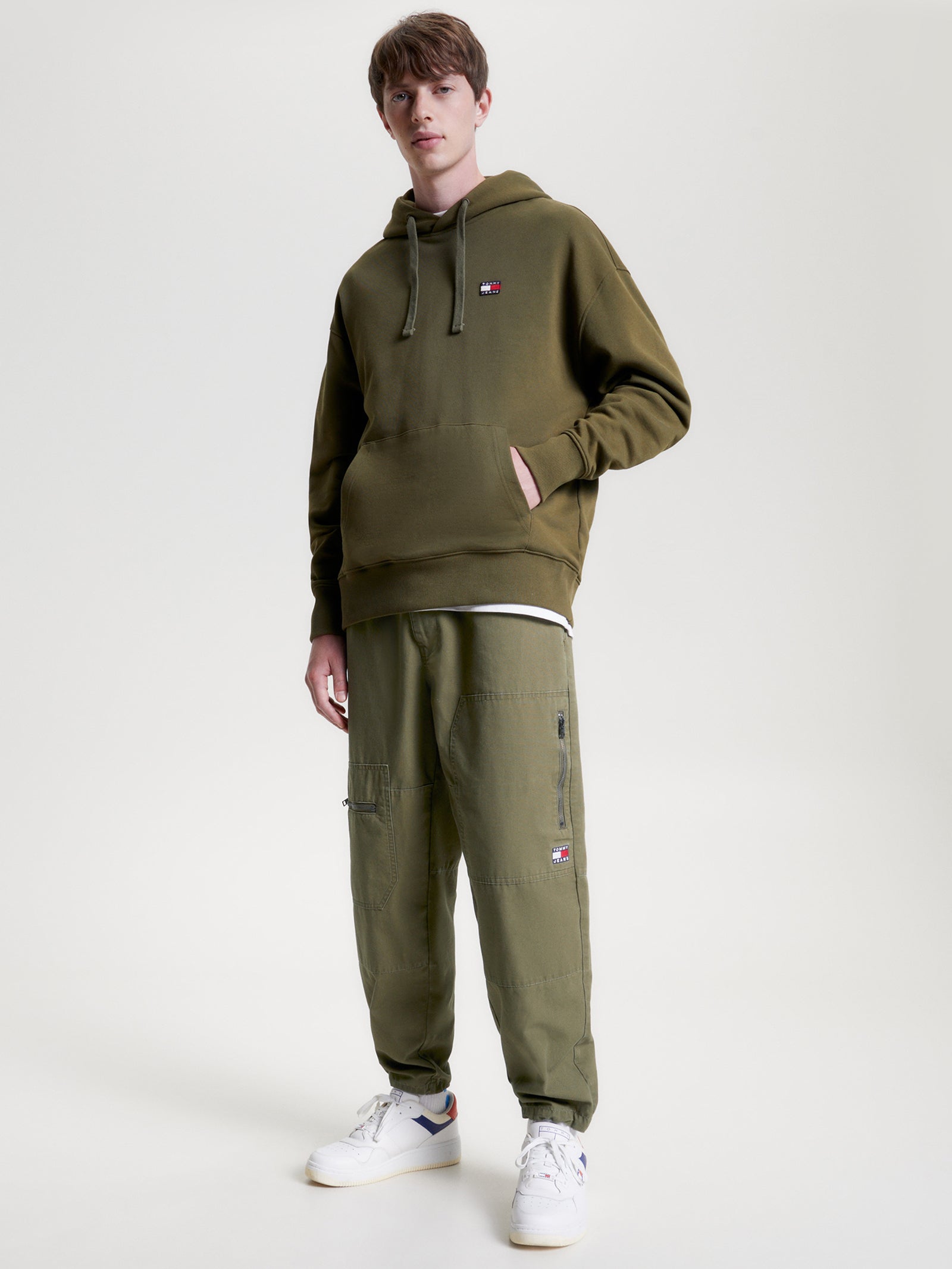 Mens - Organic Cotton Baggy Cargo Pants in Drab Olive Green
