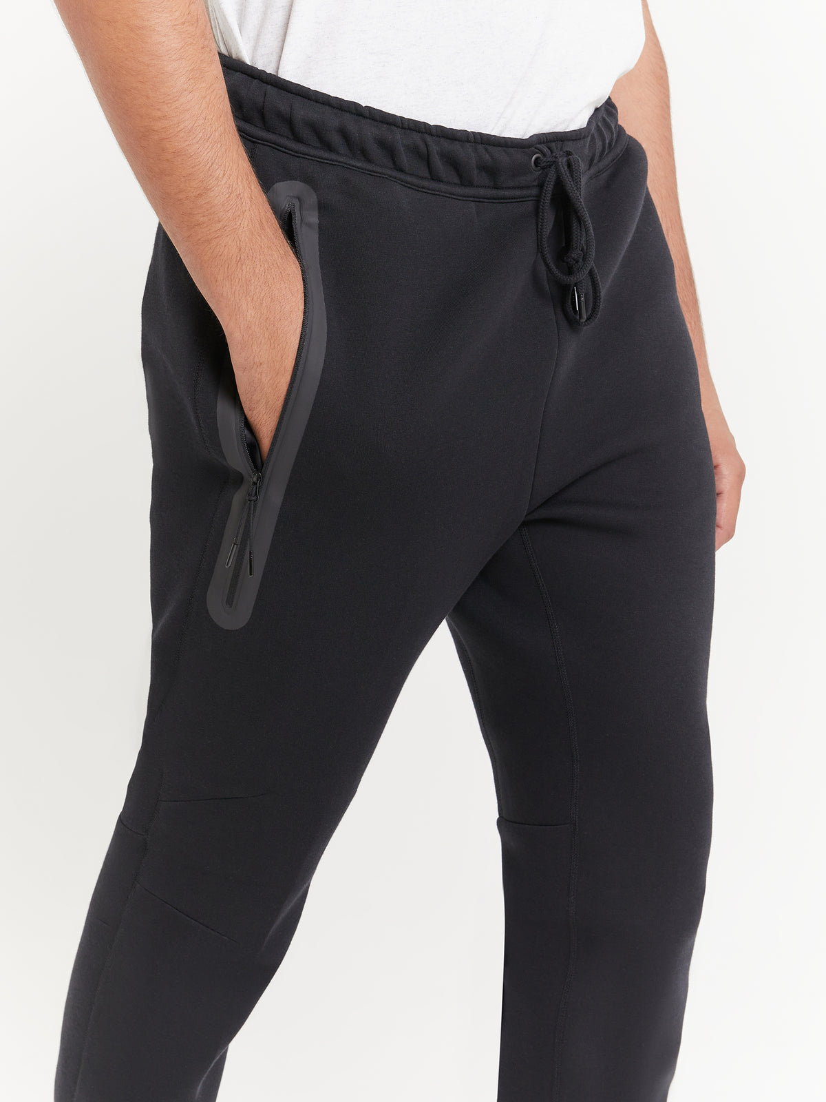 Nike Tech Fleece Joggers in Black | Black/Black