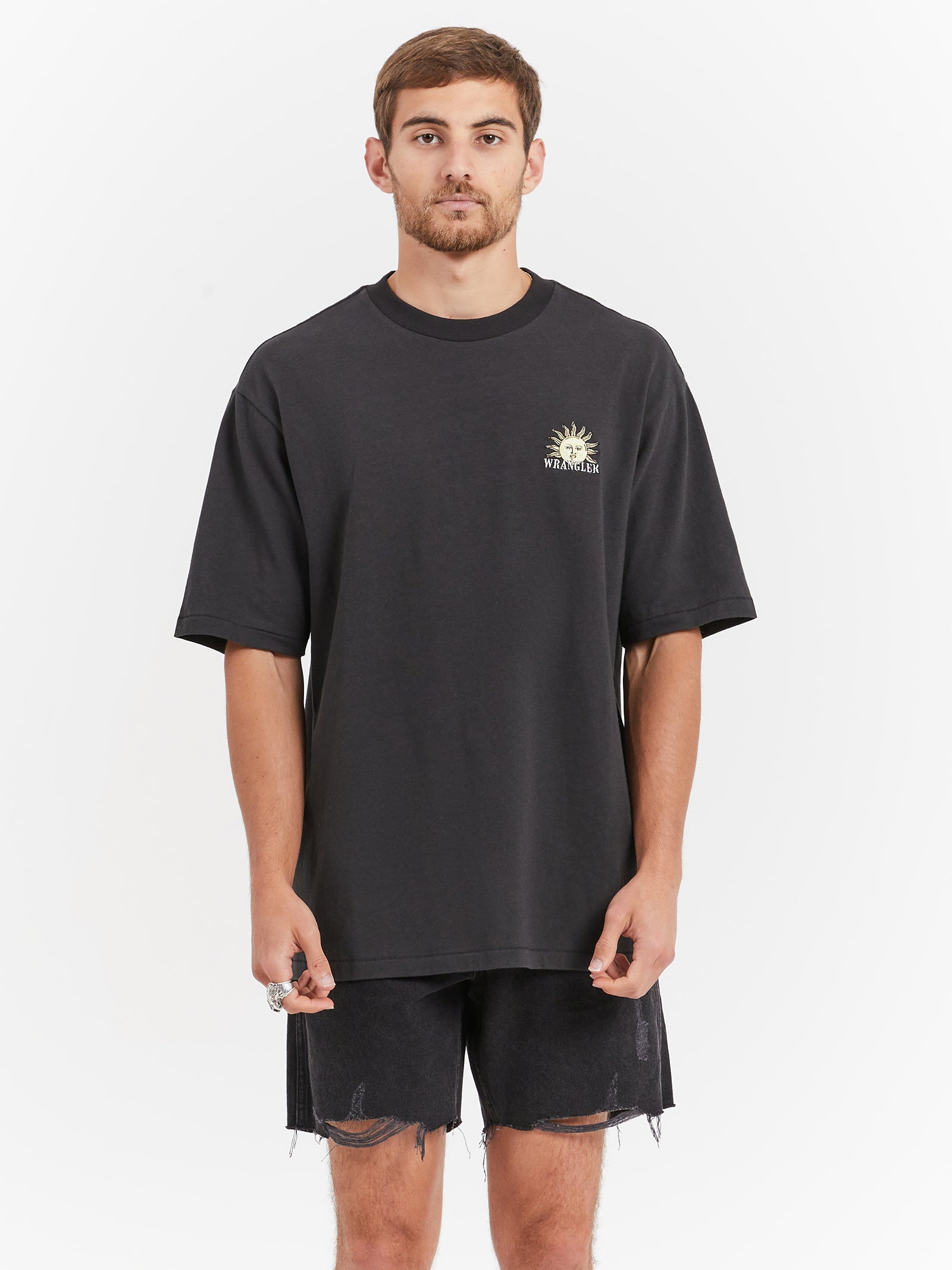 Wrangler Sunray Slacker T-Shirt in Worn Black Worn black | Glue Store