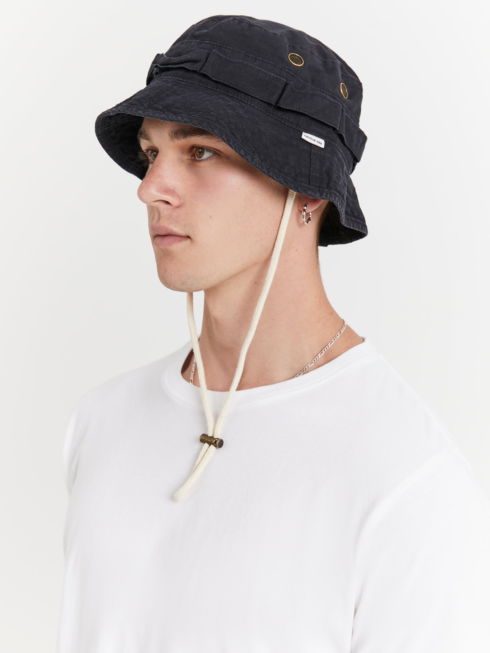 Wyatt Bucket Hat in Black