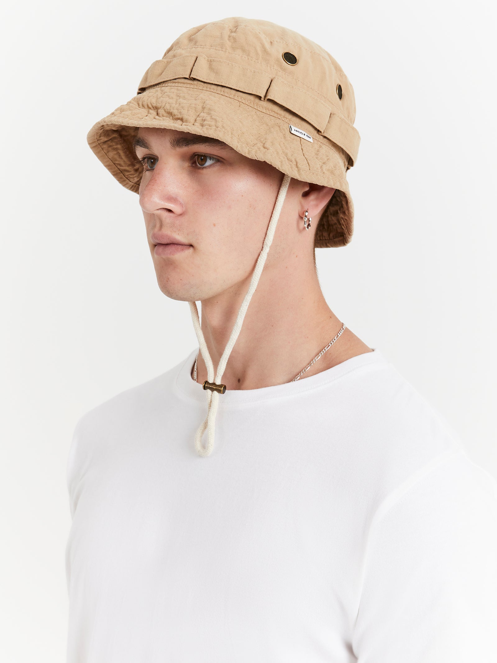 Wyatt Bucket Hat in Creme