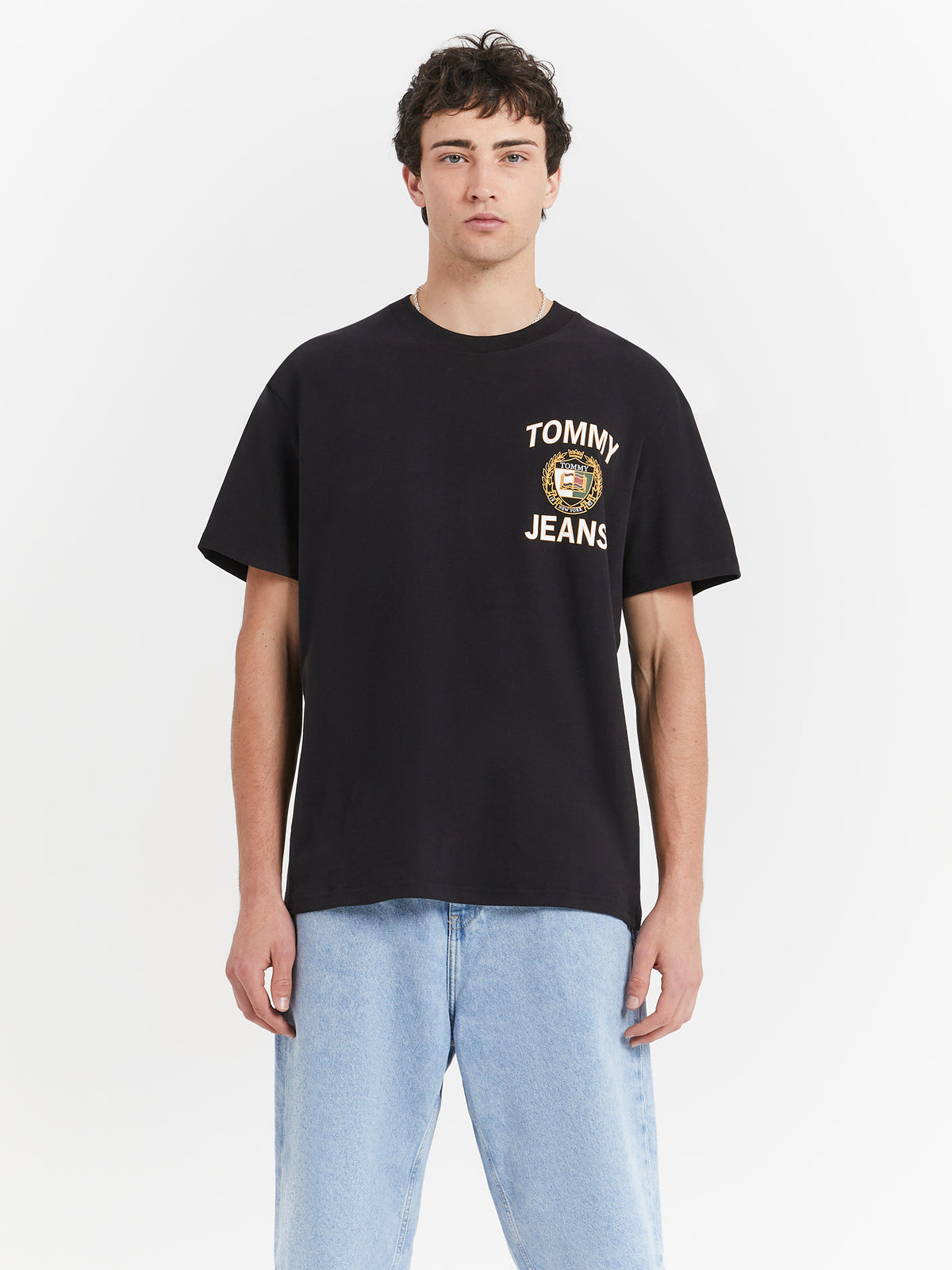 Tommy Hilfiger Relaxed Tommy Jeans Luxe 1 T-Shirt in Black | Black