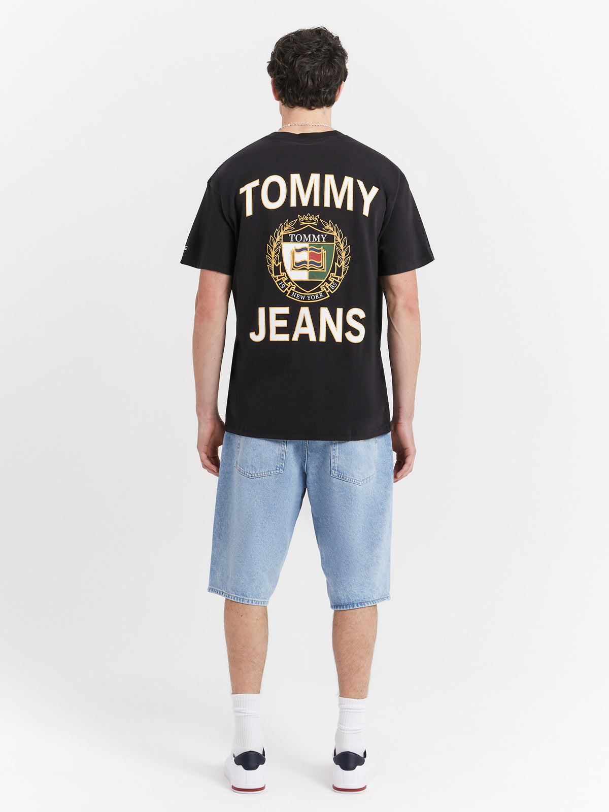 Tommy Hilfiger Relaxed Tommy Jeans Luxe 1 T-Shirt in Black | Black