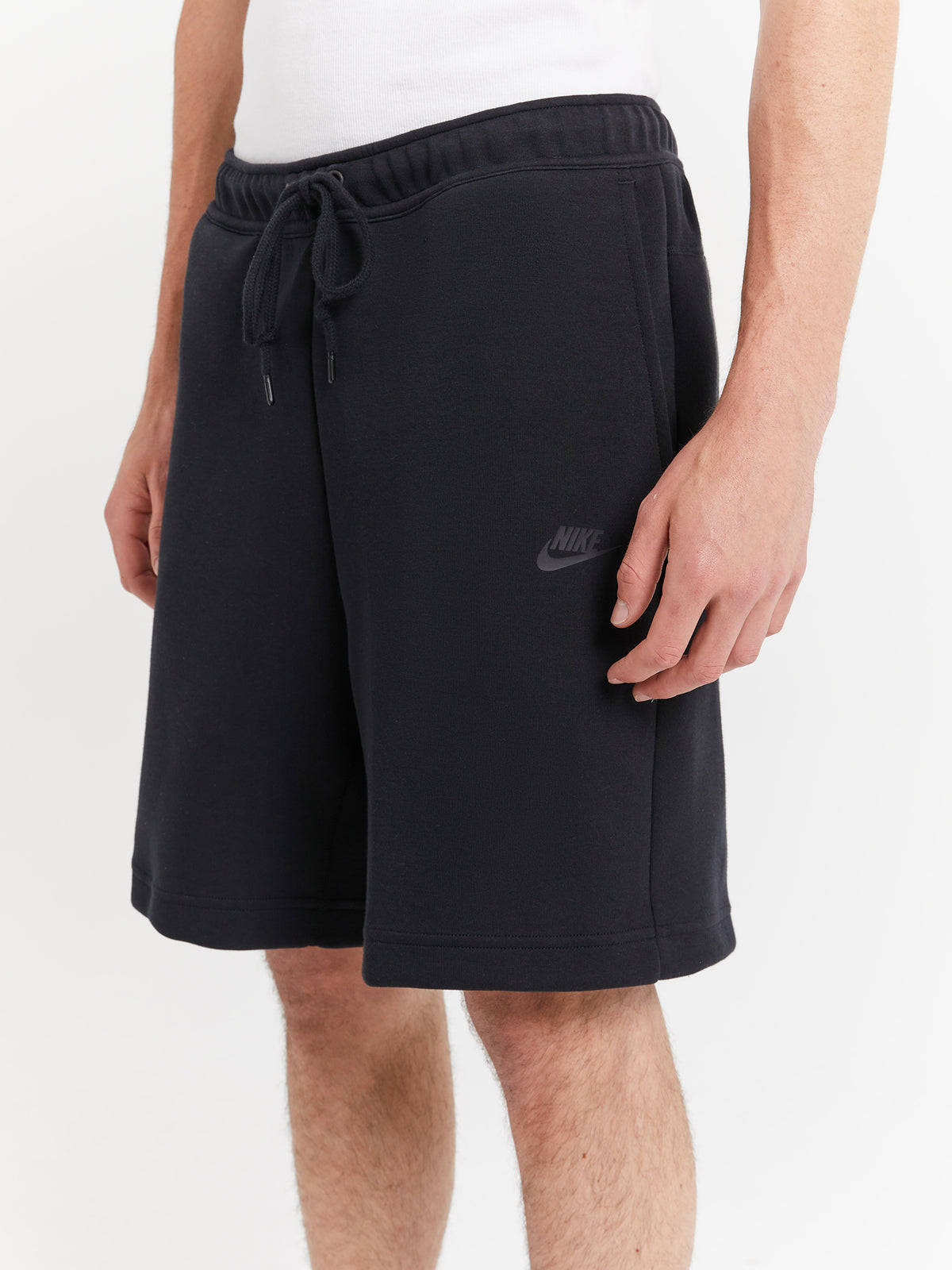 Nike Tech Fleece Shorts in Black | Black/Black