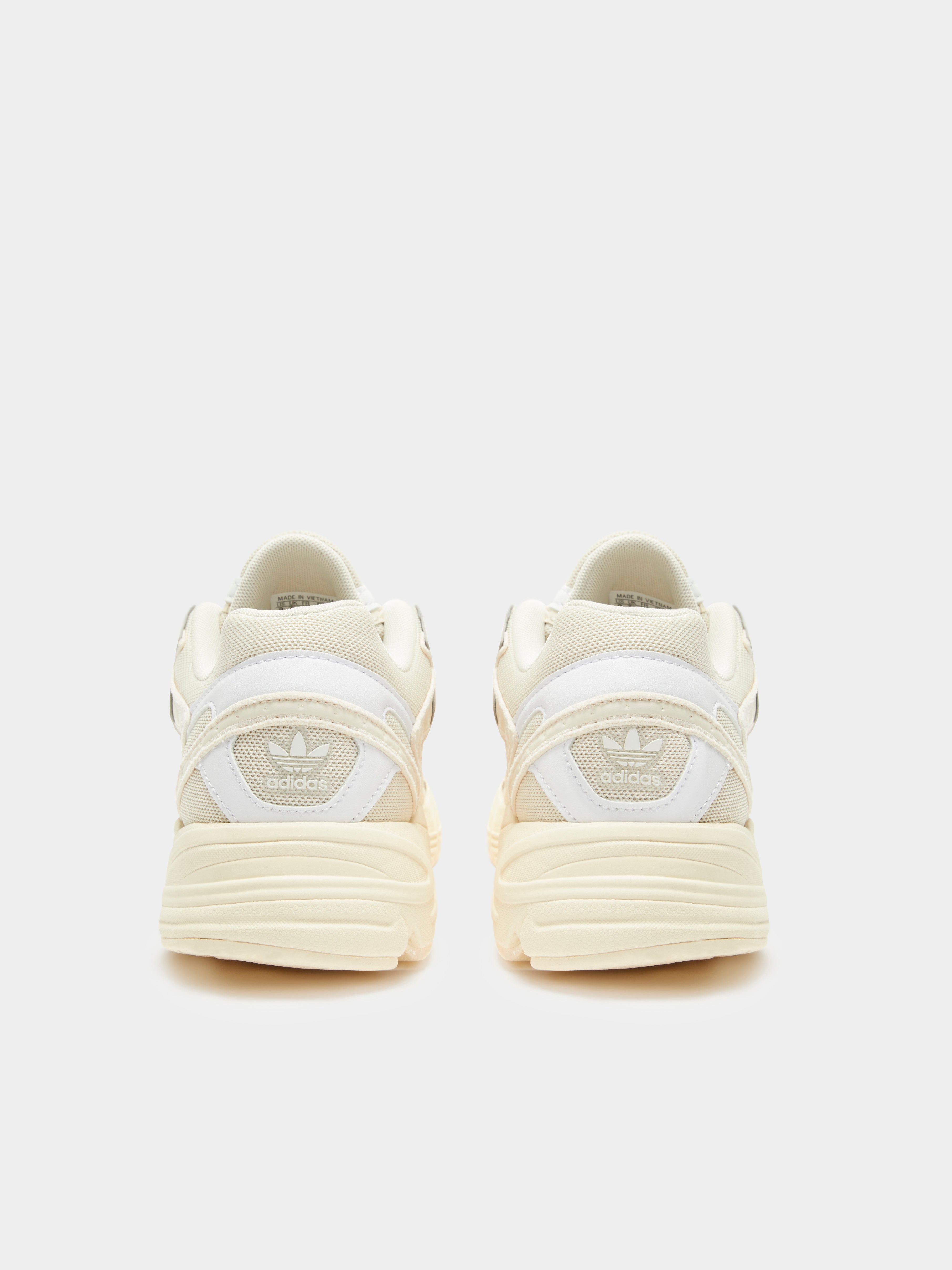 Womens Astir Sneakers in Wonder White & Cloud White