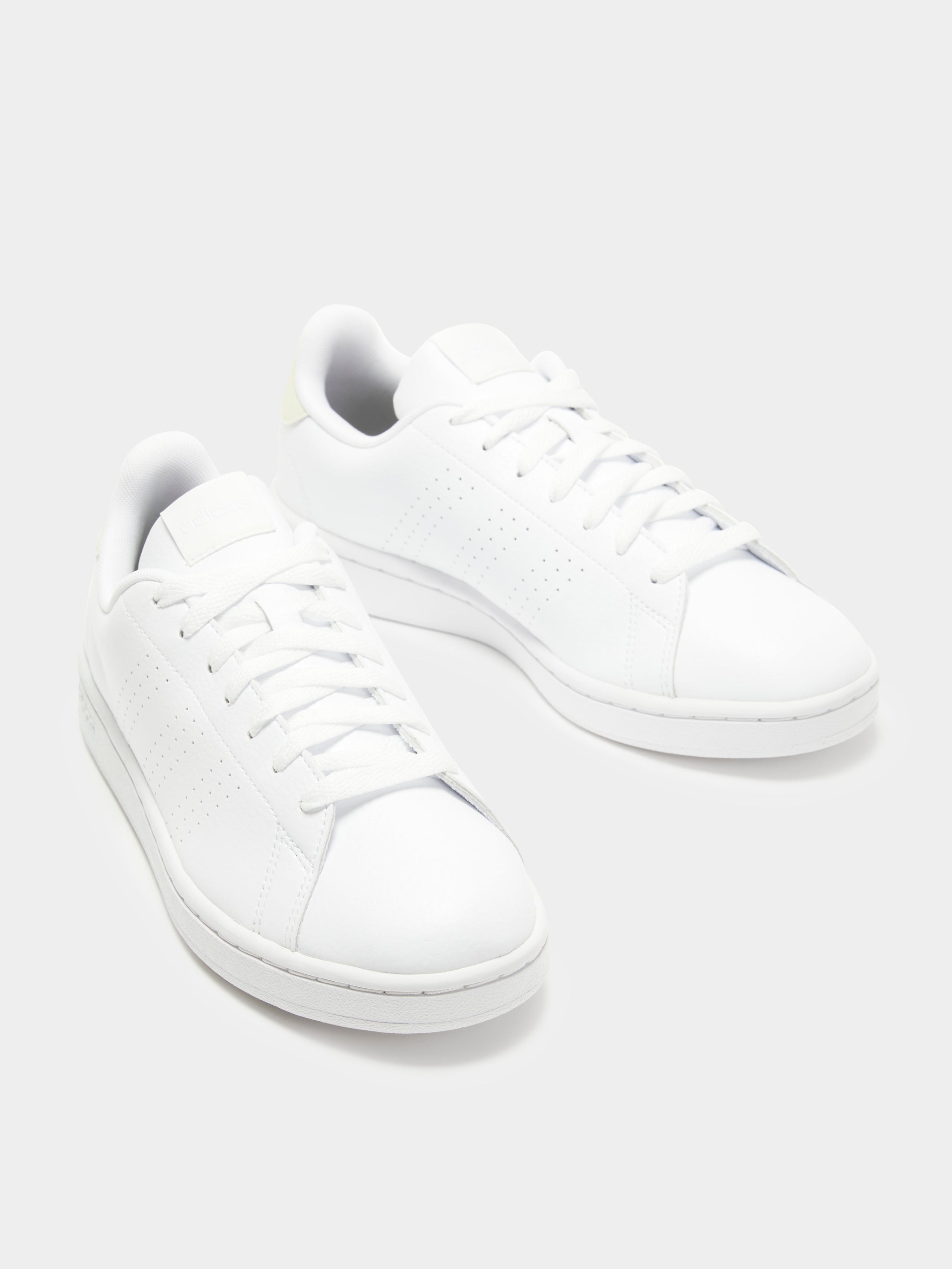 Womens Advantage Sneakers in Could White & Zero Metallic