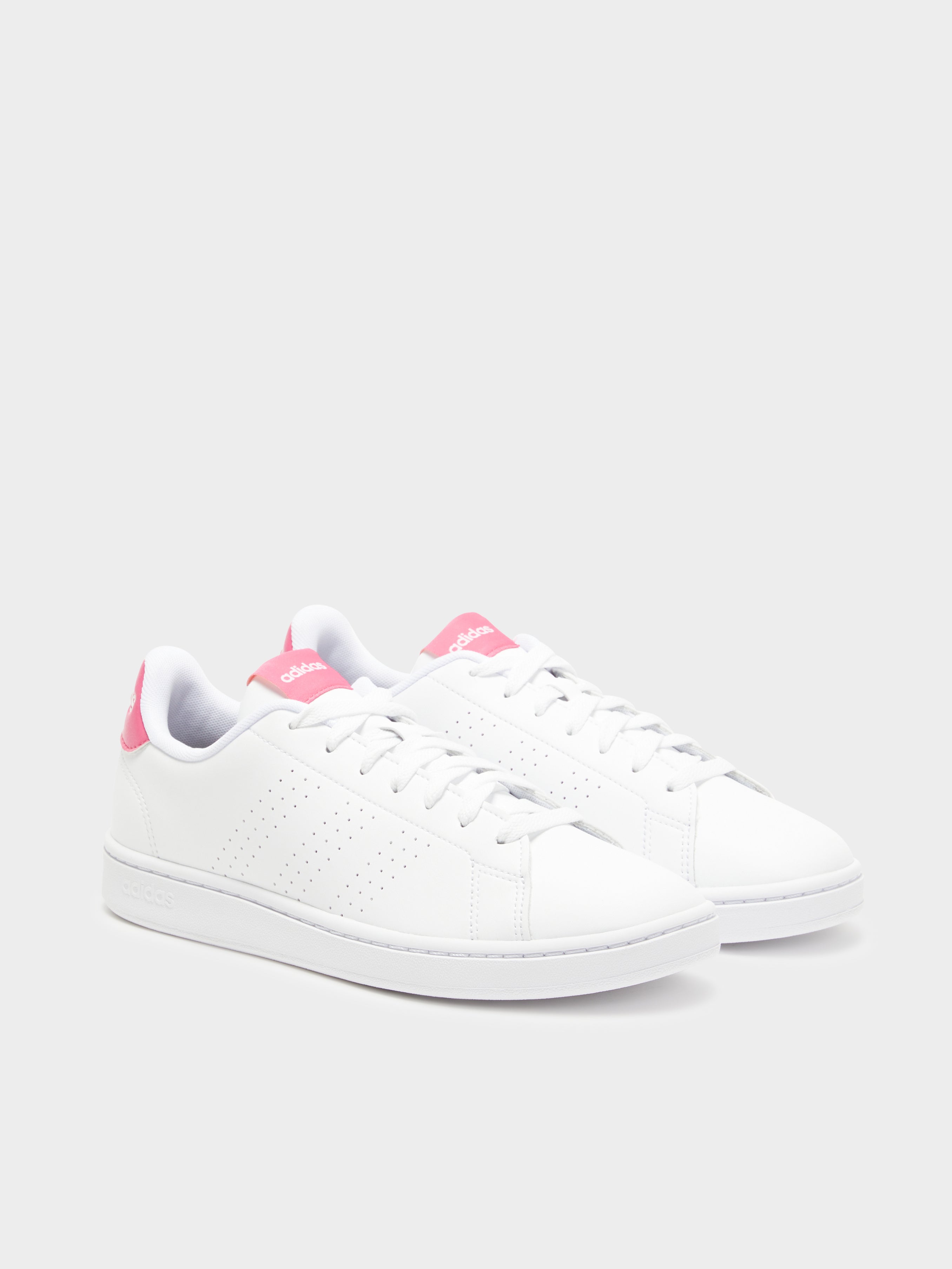 Advantage Sneakers in Cloud White