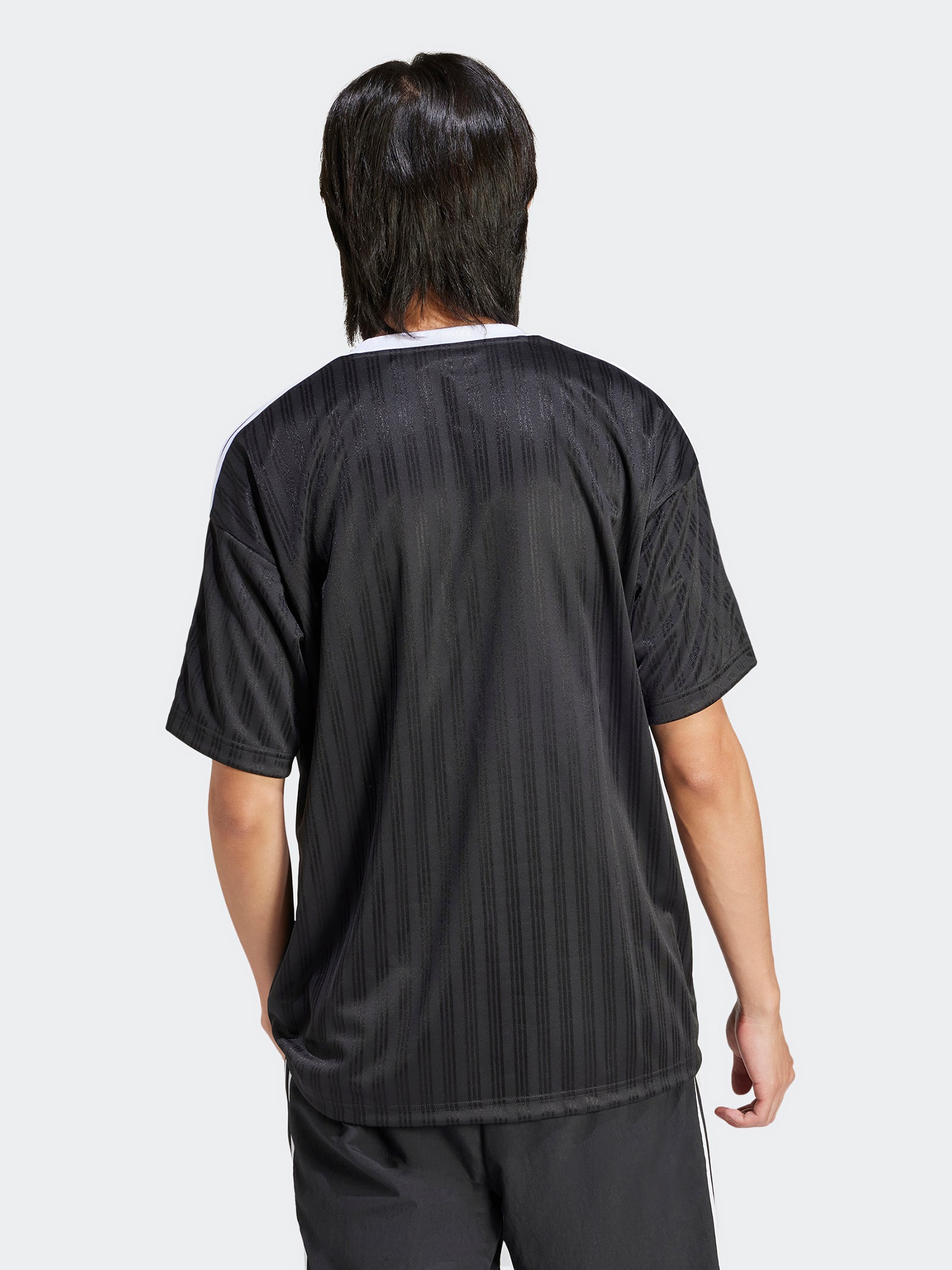 Adicolor T-Shirt in Black & White