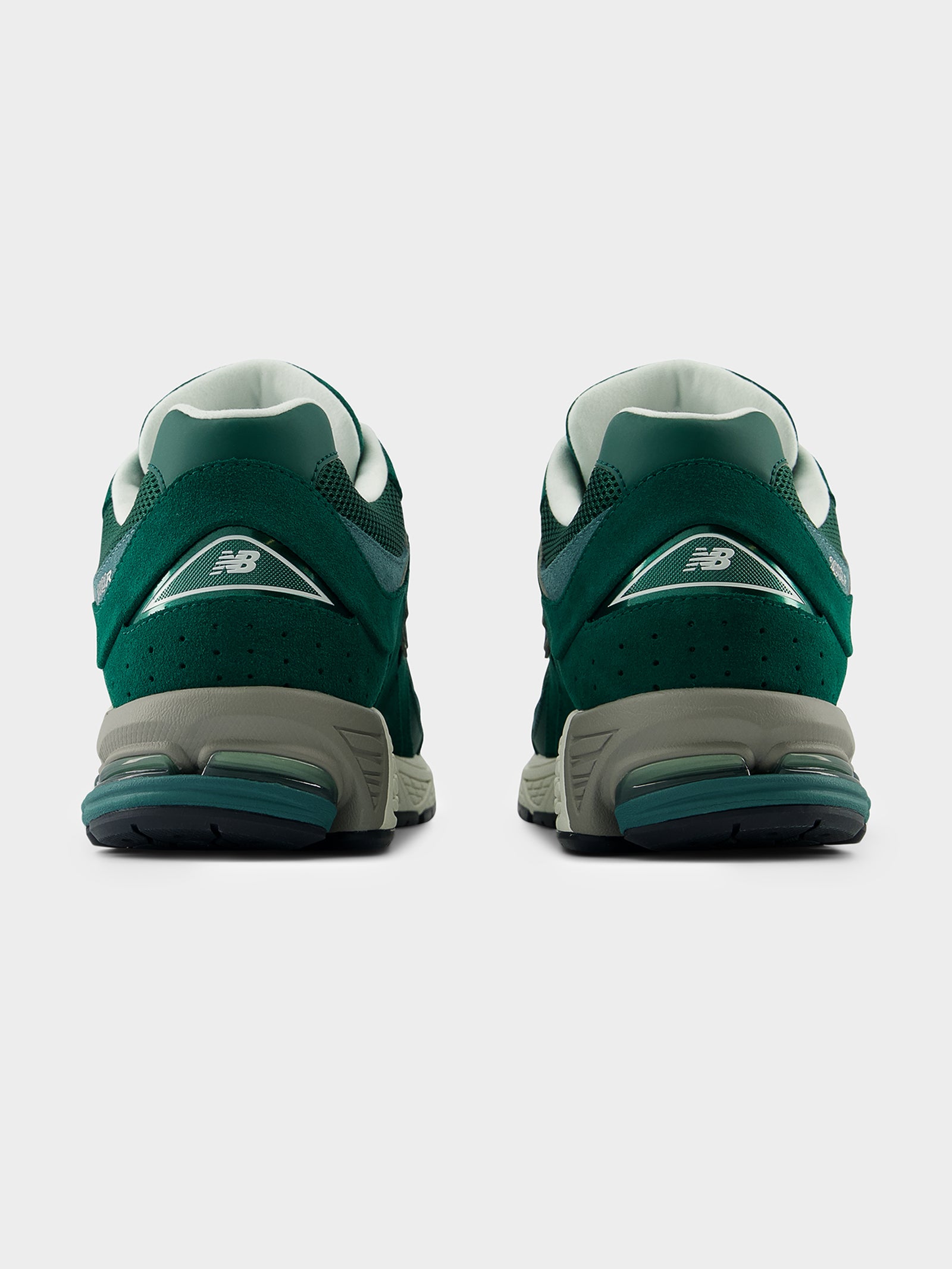 Unisex 2002 Sneaker In Green