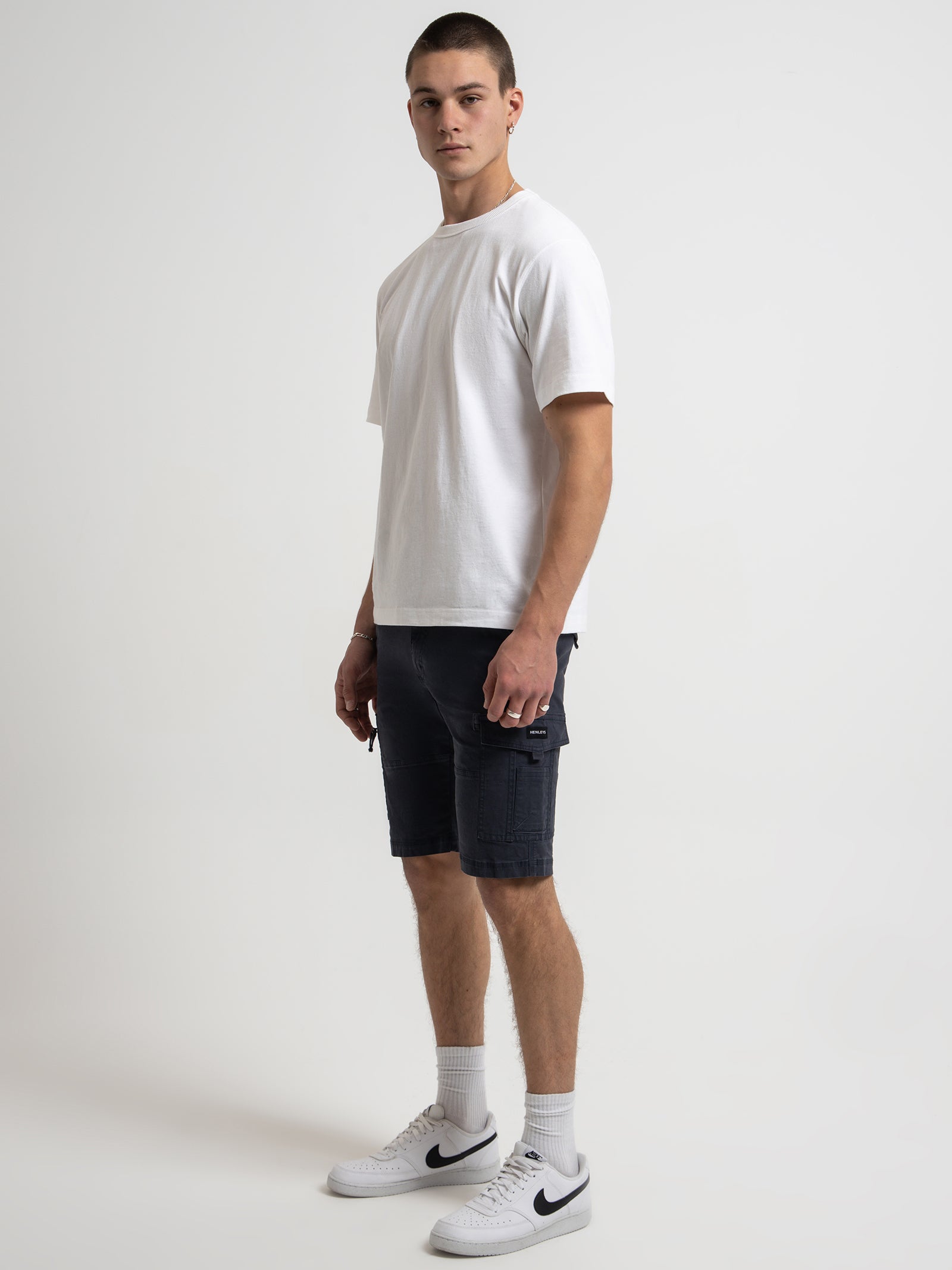 Leon Cargo Shorts in Dark Navy