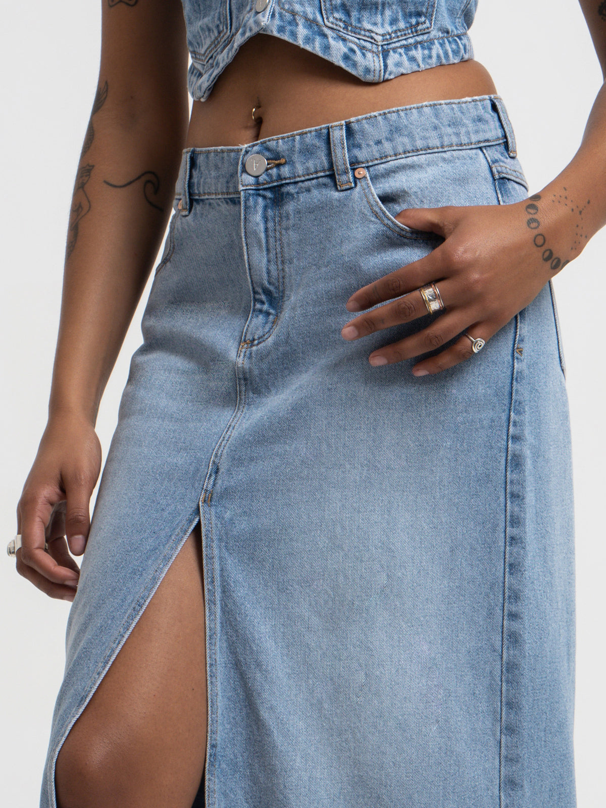 Abrand 99 Low Maxi Skirt in Distressed Light Denim | Distressed Light Denim