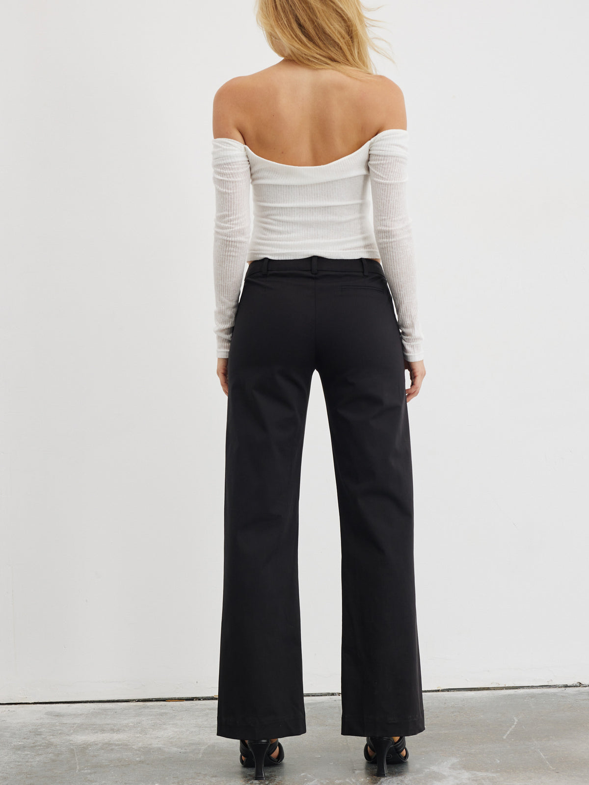 Sovere Tamsyn Low Rise Pants in Black | Black