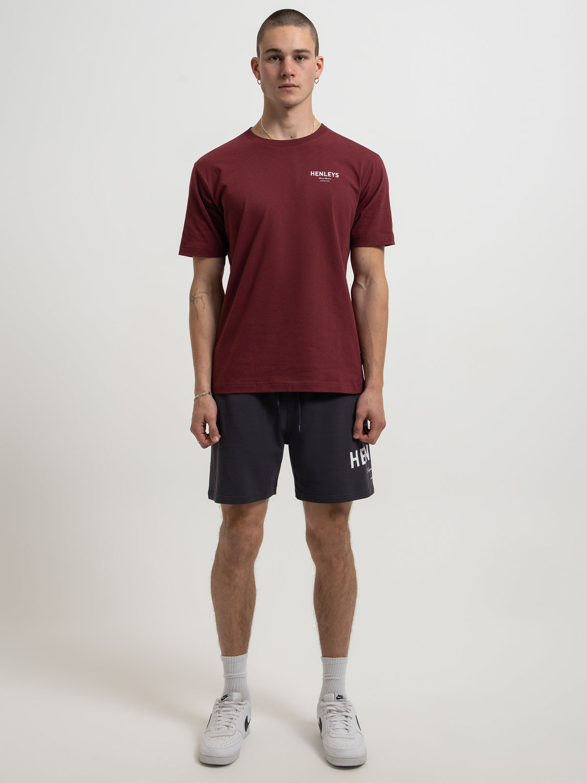 Henleys Contender T-Shirt in Cherry | Cherry