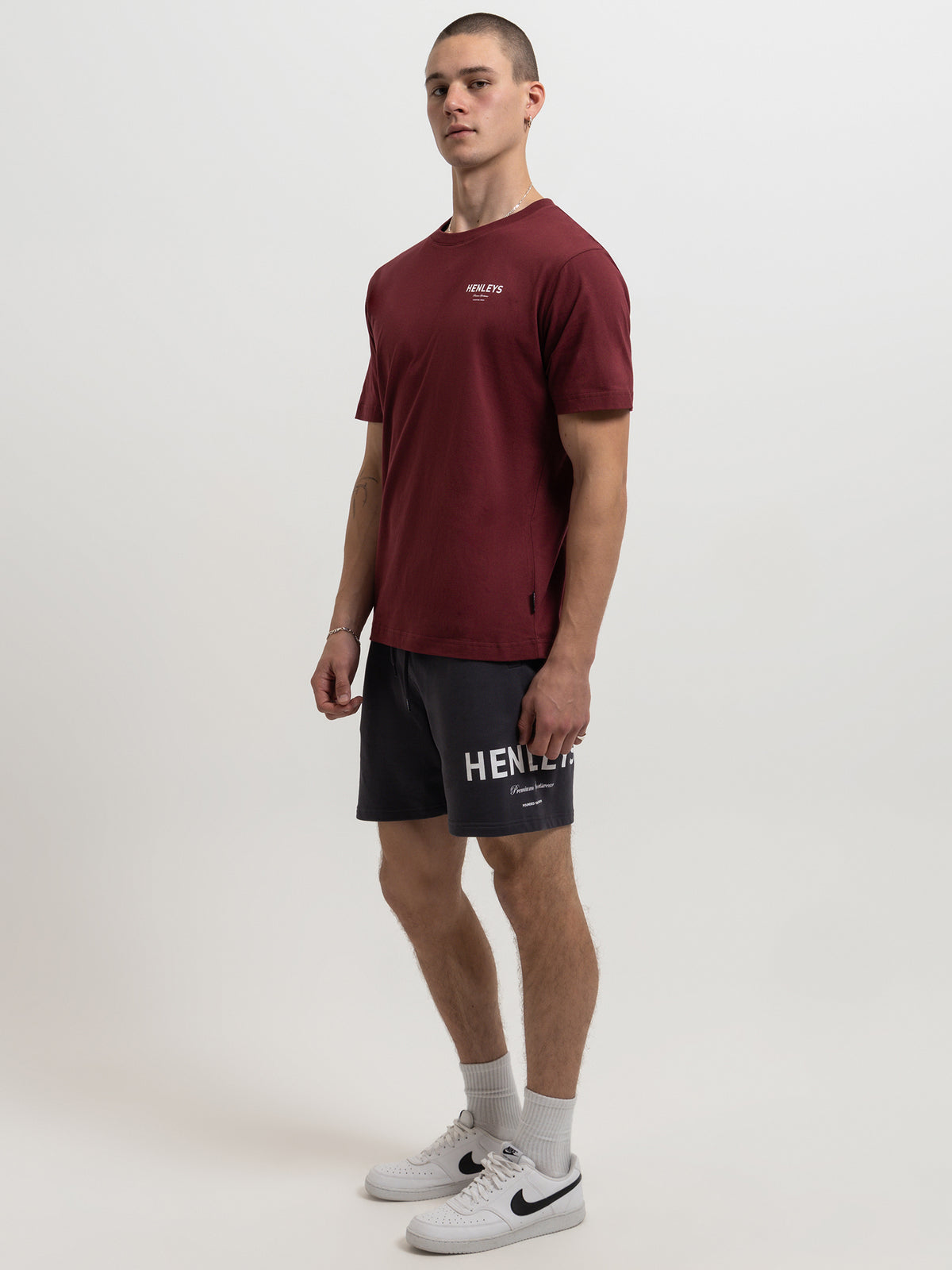 Henleys Contender T-Shirt in Cherry | Cherry