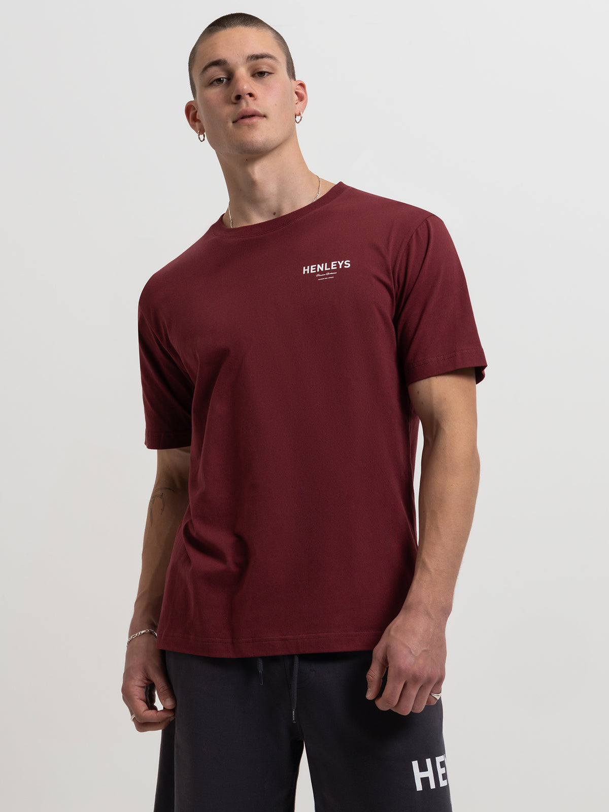 Henleys Contender T-Shirt in Cherry | Cherry