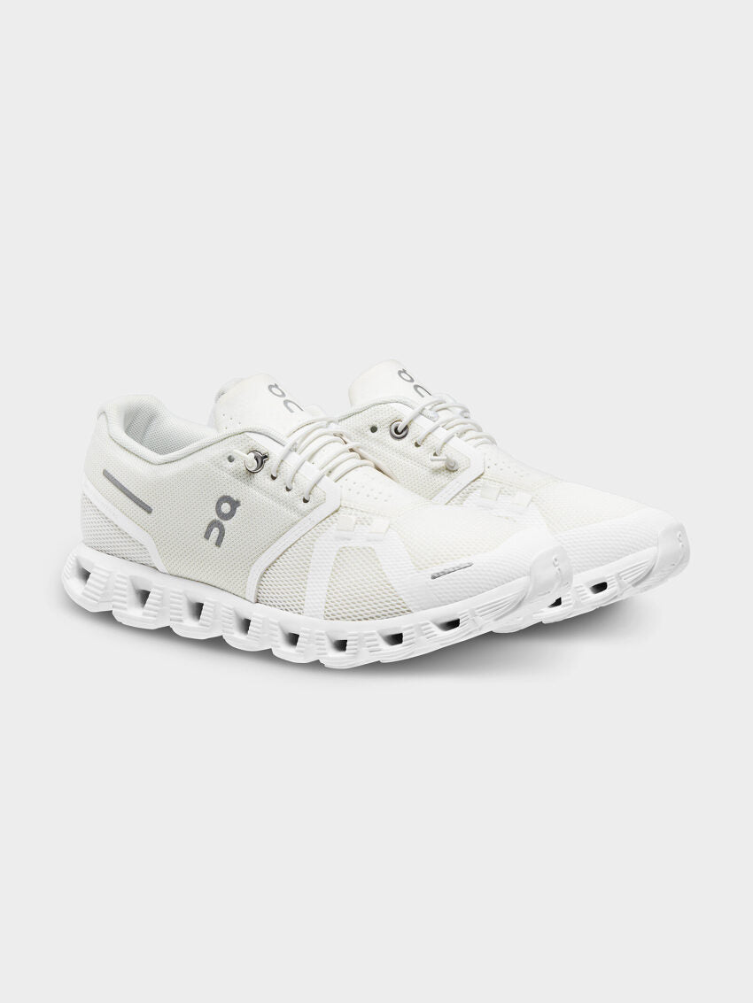 On Running Womens Cloud 5 Sneakers in Undyed White/White | Undyed White/White