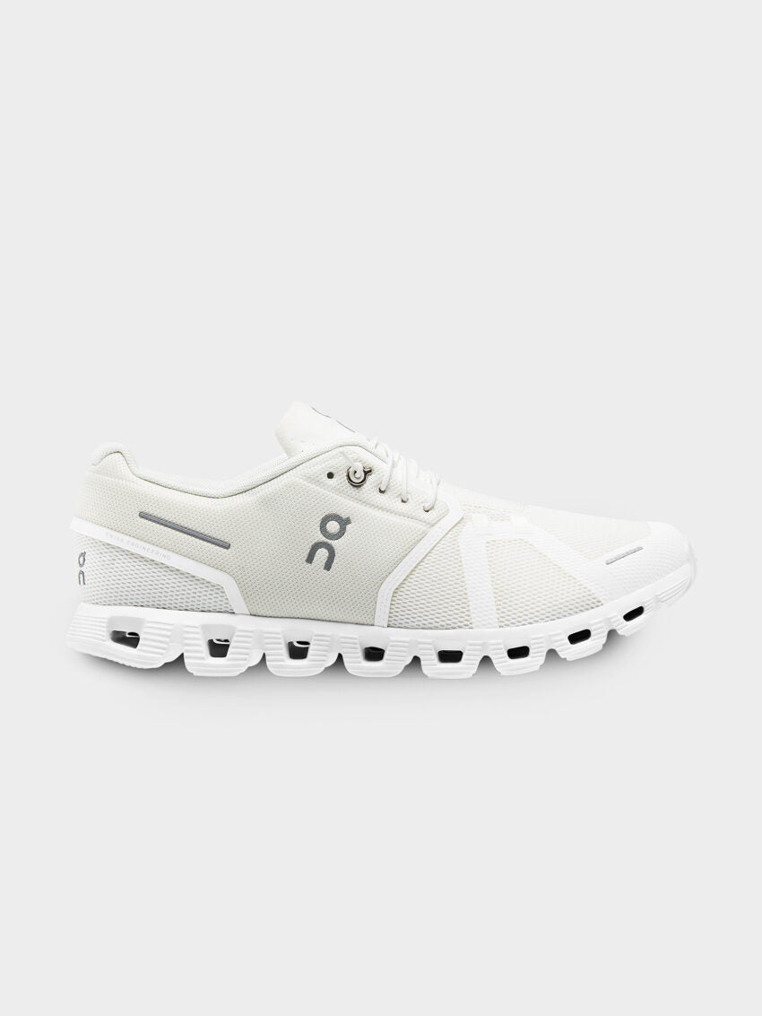 On Running Womens Cloud 5 Sneakers in Undyed White/White | Undyed White/White