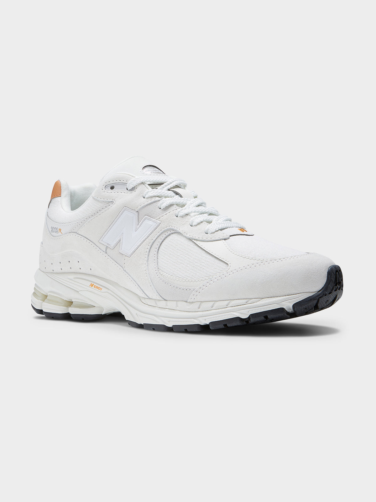 New Balance Unisex 2002 Sneakers in Triple White | Triple White