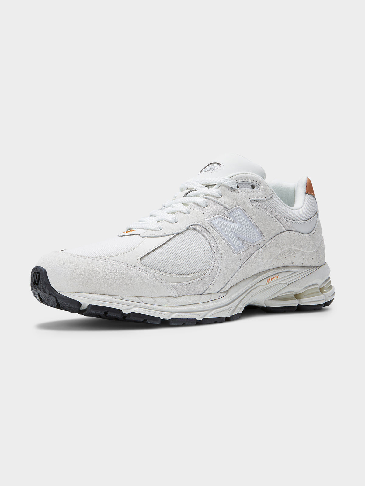 New Balance Unisex 2002 Sneakers in Triple White | Triple White