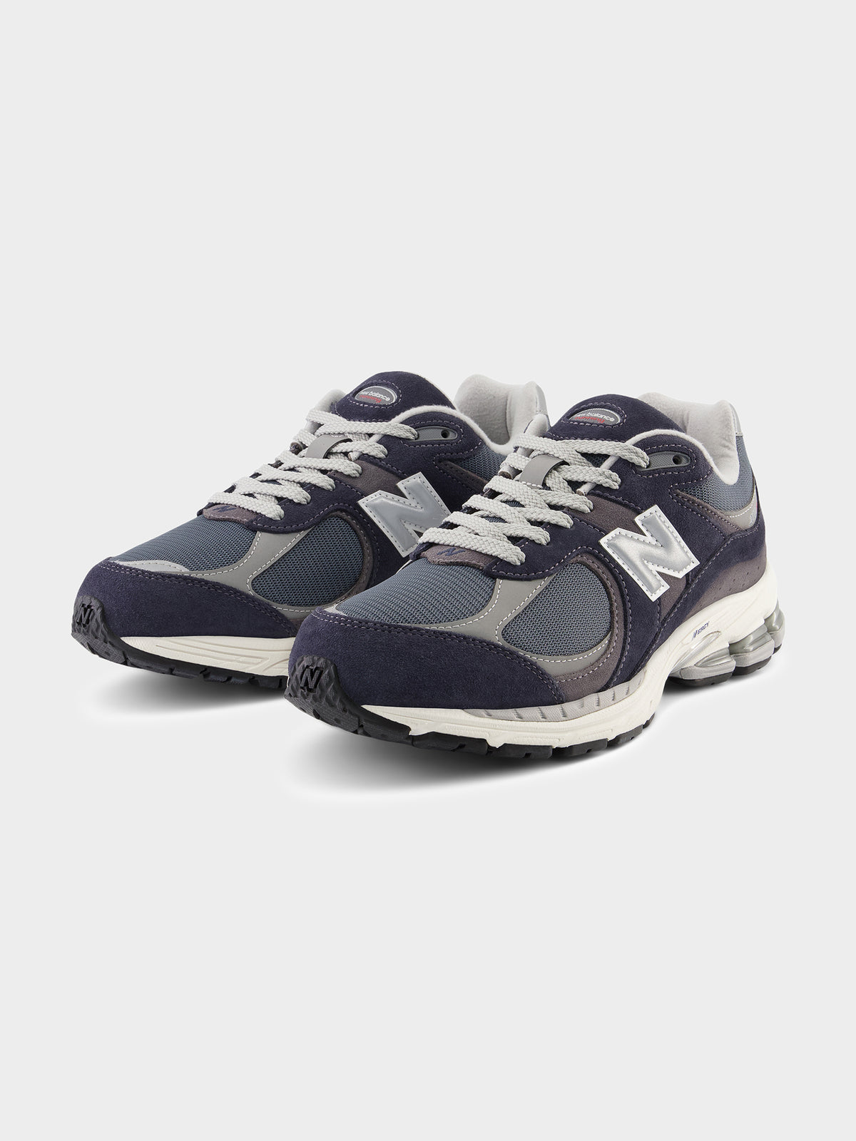 New Balance Unisex 2002R Sneakers in Navy & Grey | Navy/Grey