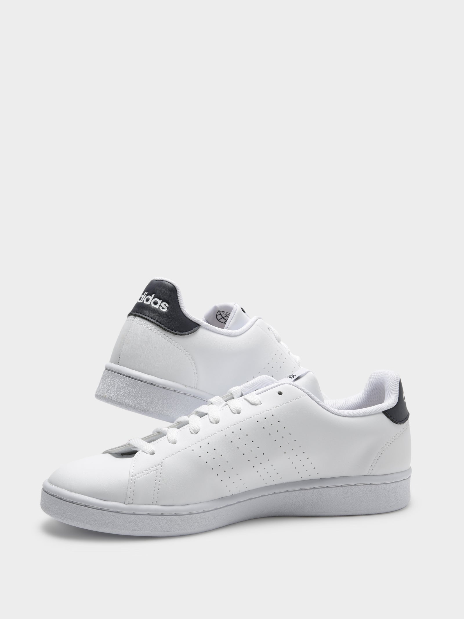 Mens Advantage Sneakers in Cloud White & Legend Ink