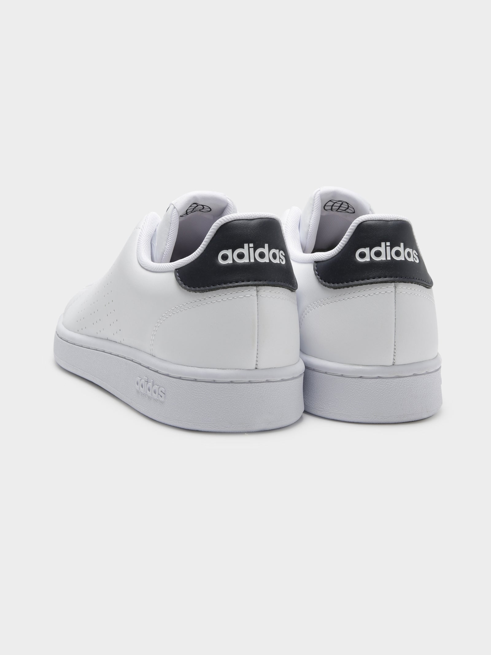 Mens Advantage Sneakers in Cloud White & Legend Ink