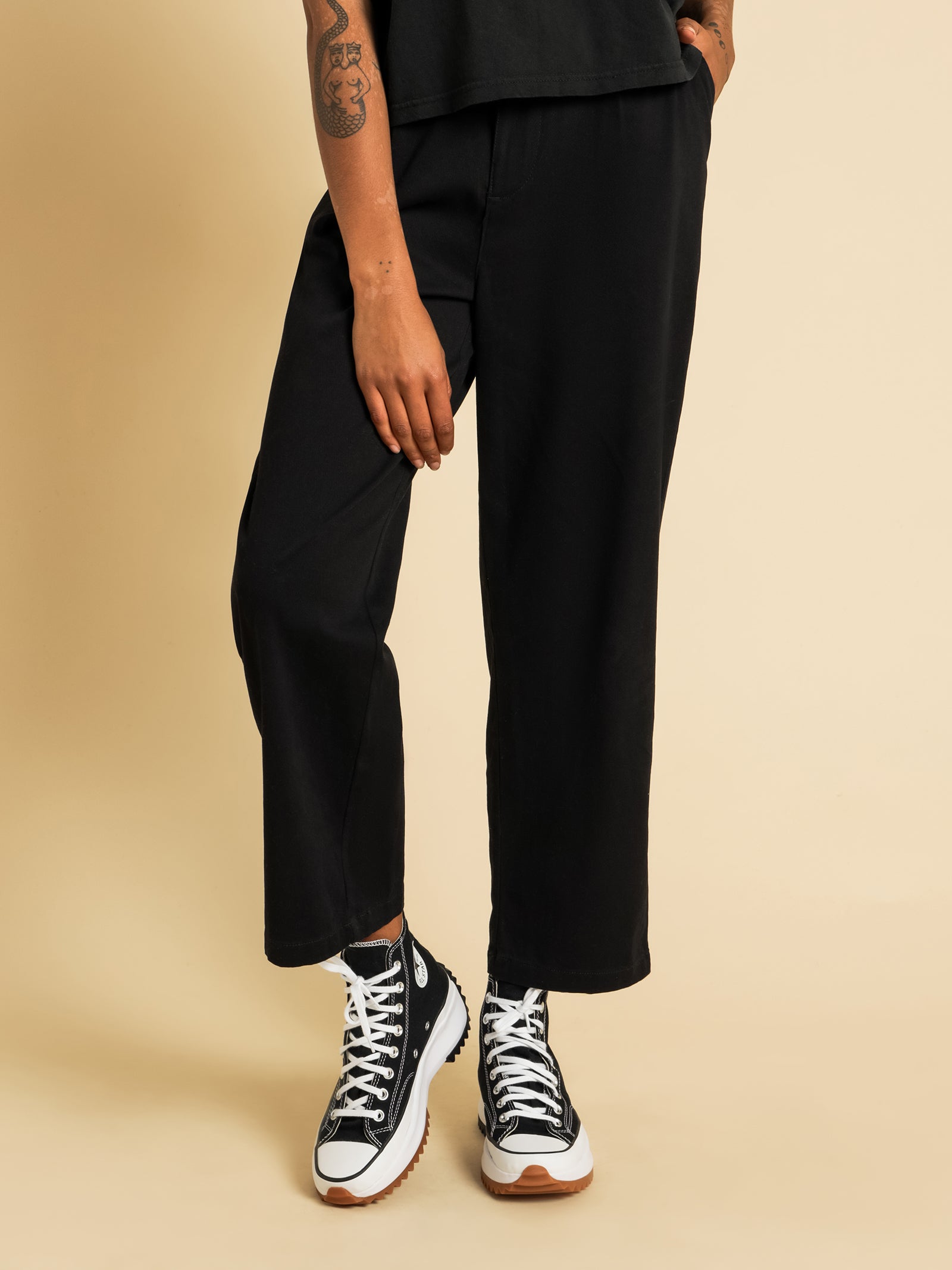 Lowry Chino Pants in Black