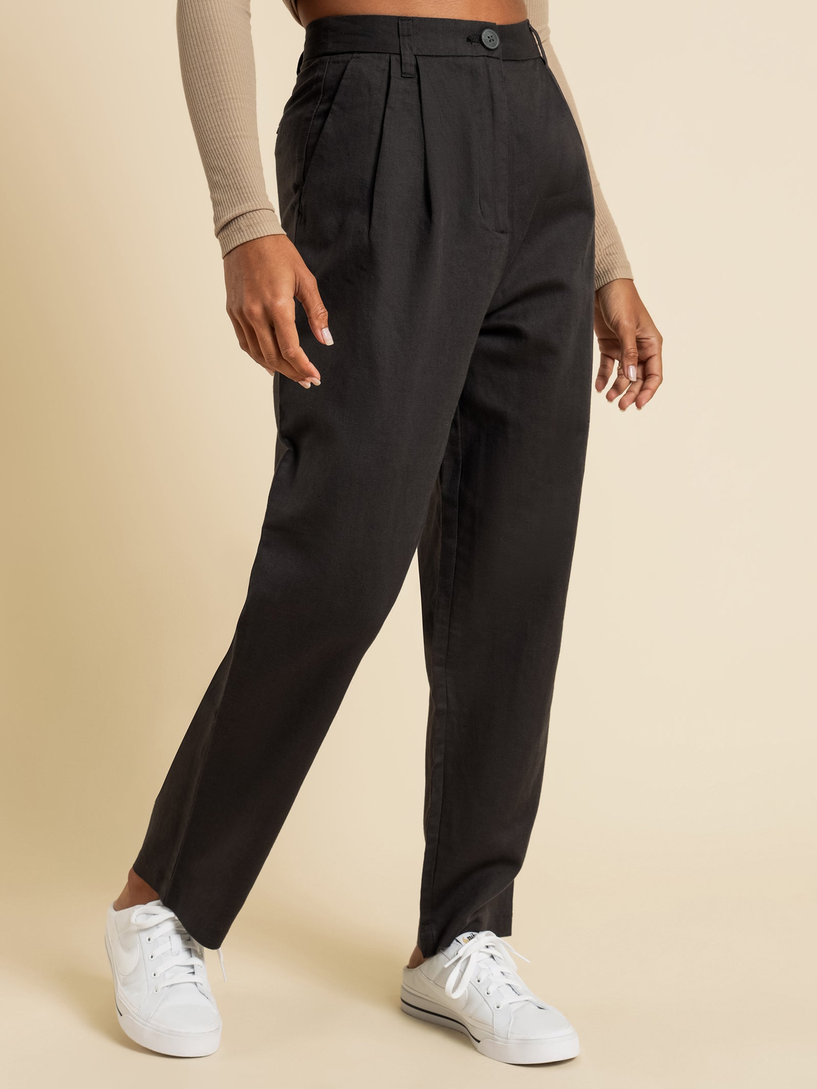 Elina Tailored Pants in Coal Black