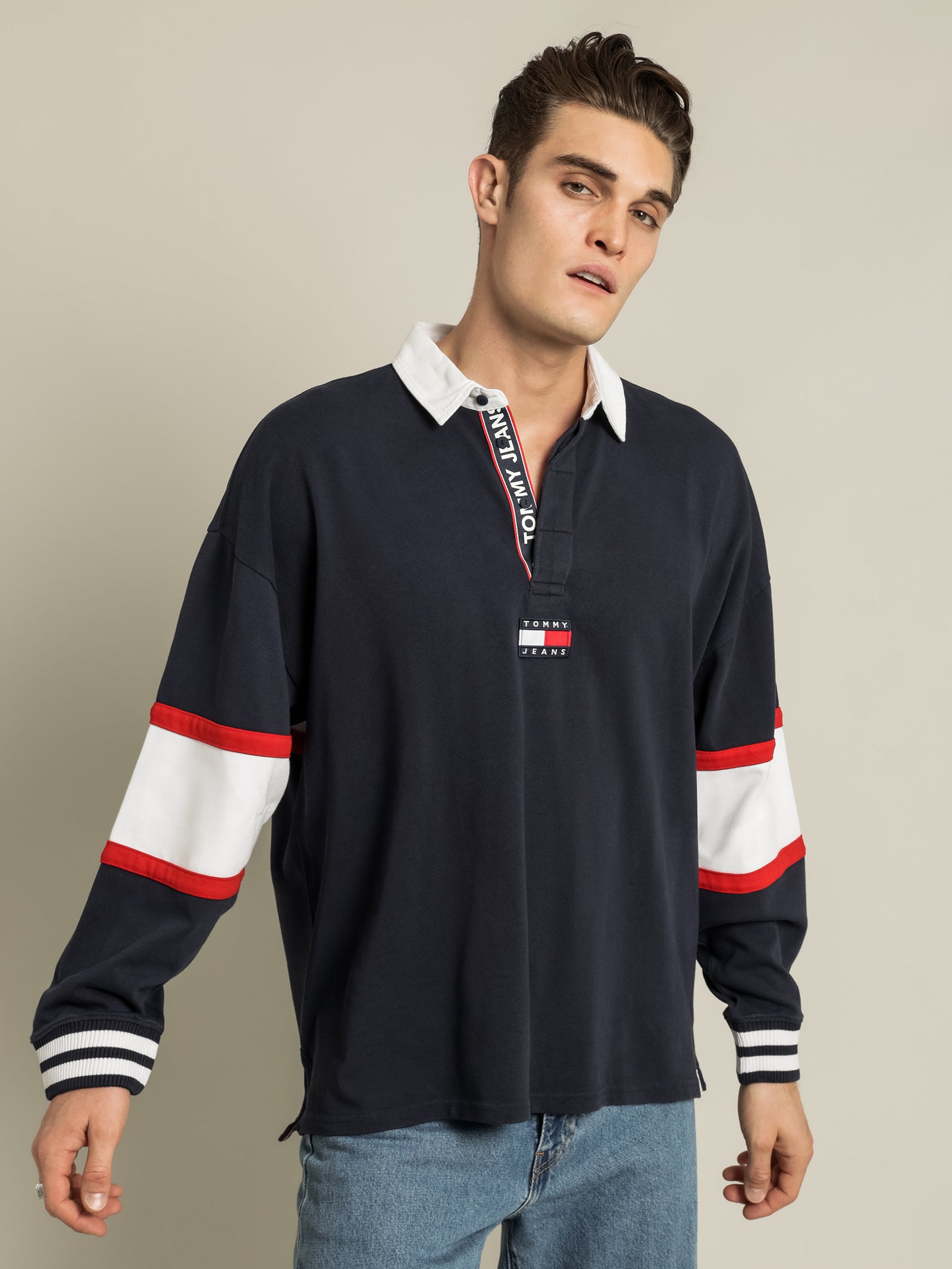 Tommy jeans online repeat signature