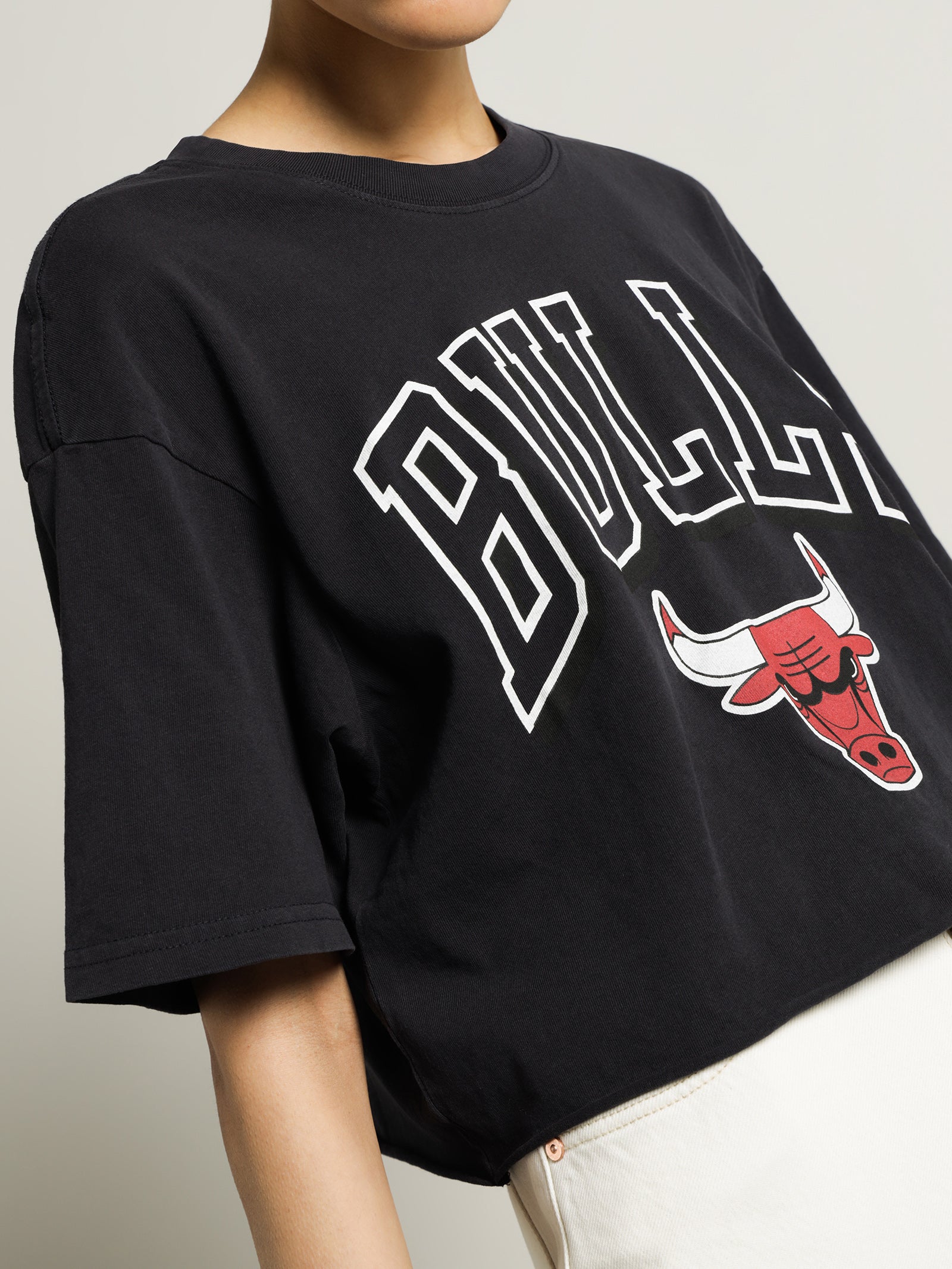 Chicago Bulls T-Shirt in Faded Black - Glue Store