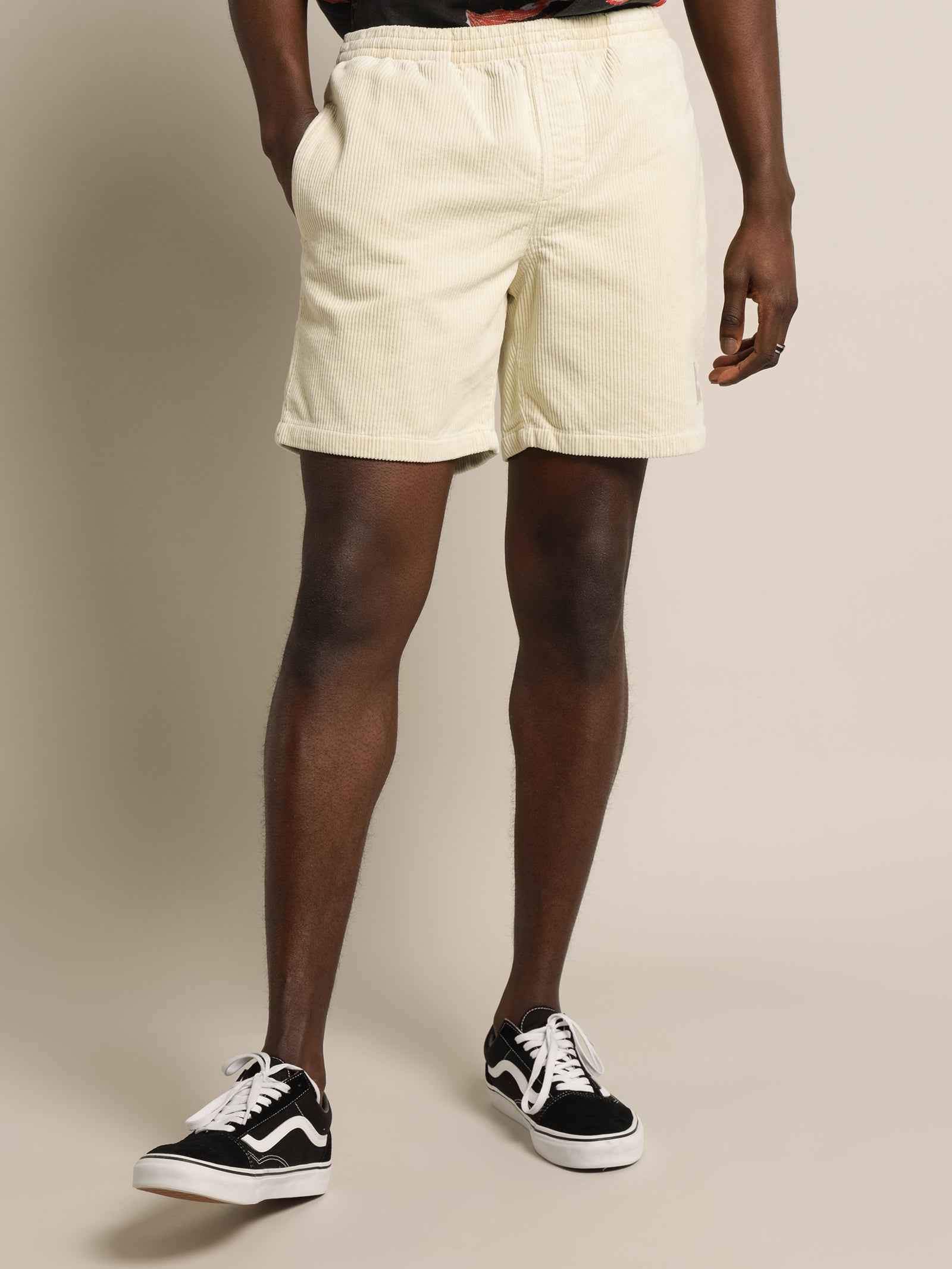 Wide Wale Corduroy Beachshorts in Cream