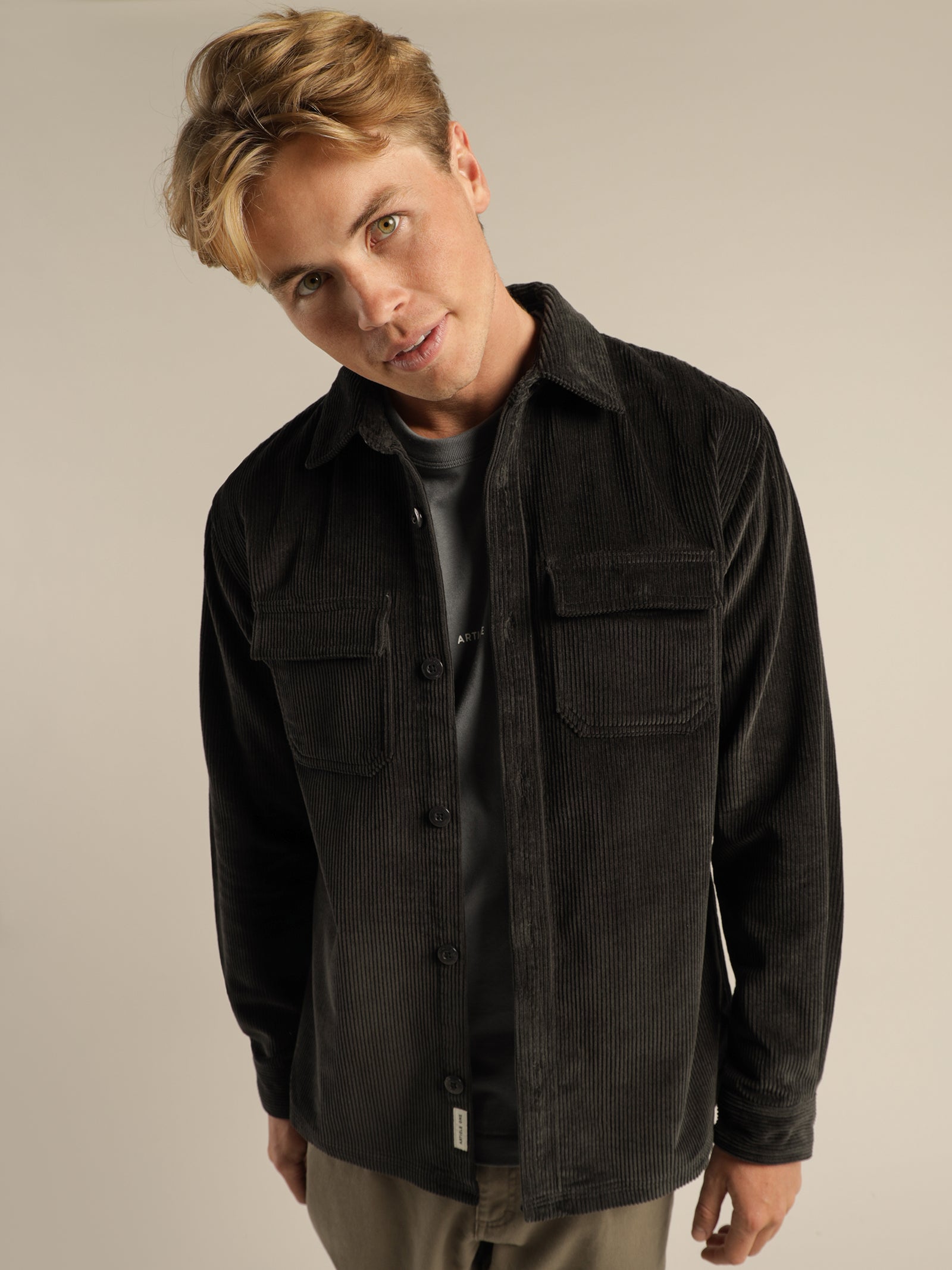 Oakes Cord Overshirt in Coal