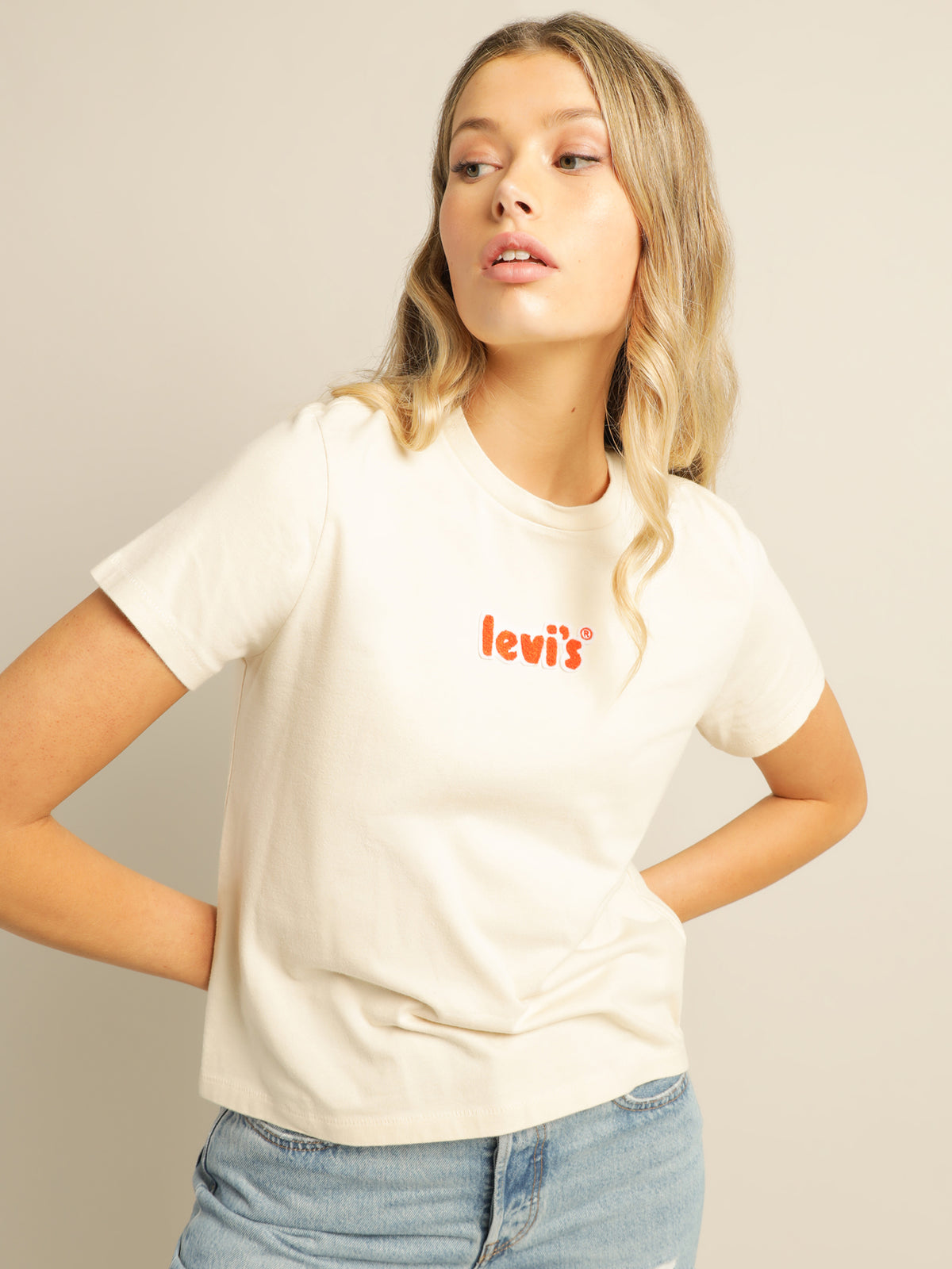 Levis Graphic Classic Chenille Poster Logo T-Shirt in Angora | XS