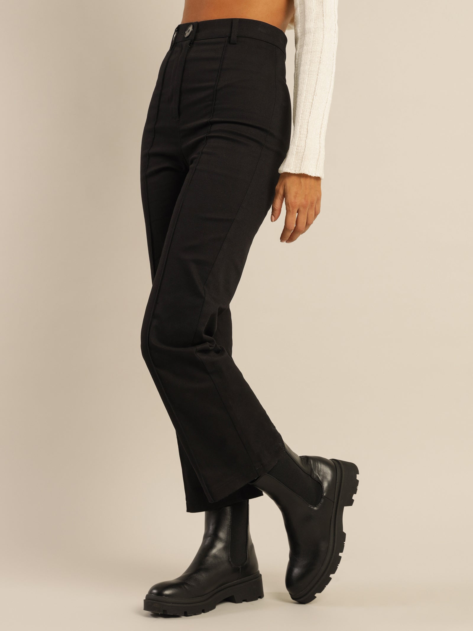 Kim Stretch Pants in Black