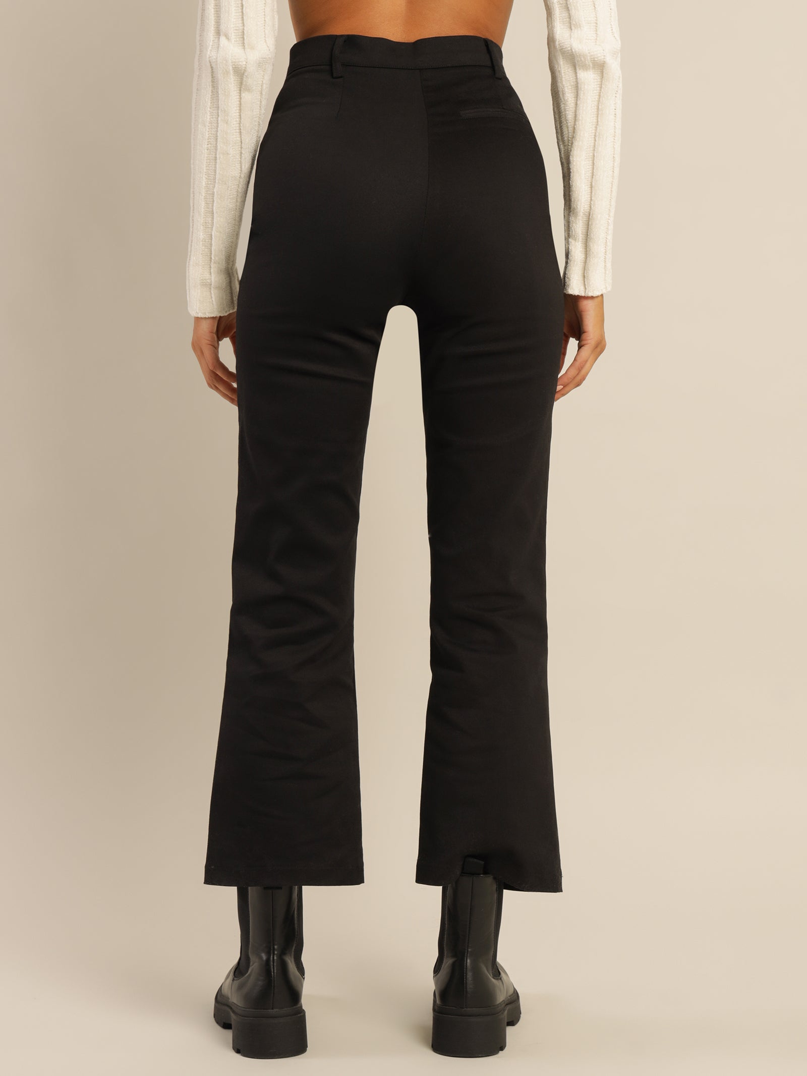 Kim Stretch Pants in Black