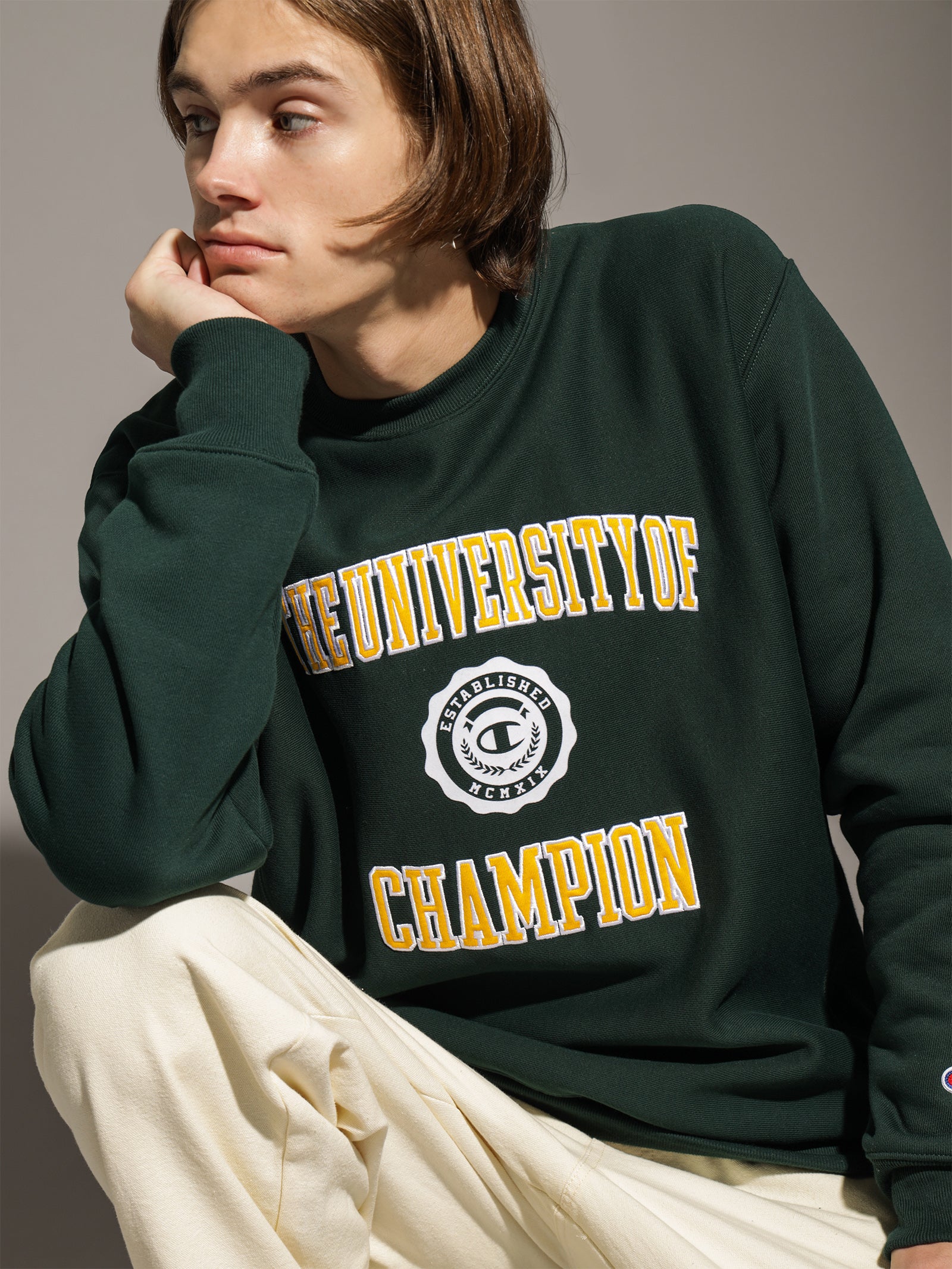 Reverse Weave Champion Uni Crewneck in Midfield Green