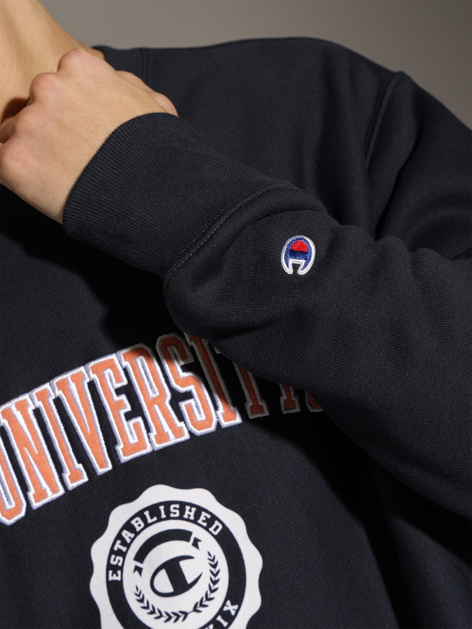 Reverse Weave Champion Uni Crewneck in Navy