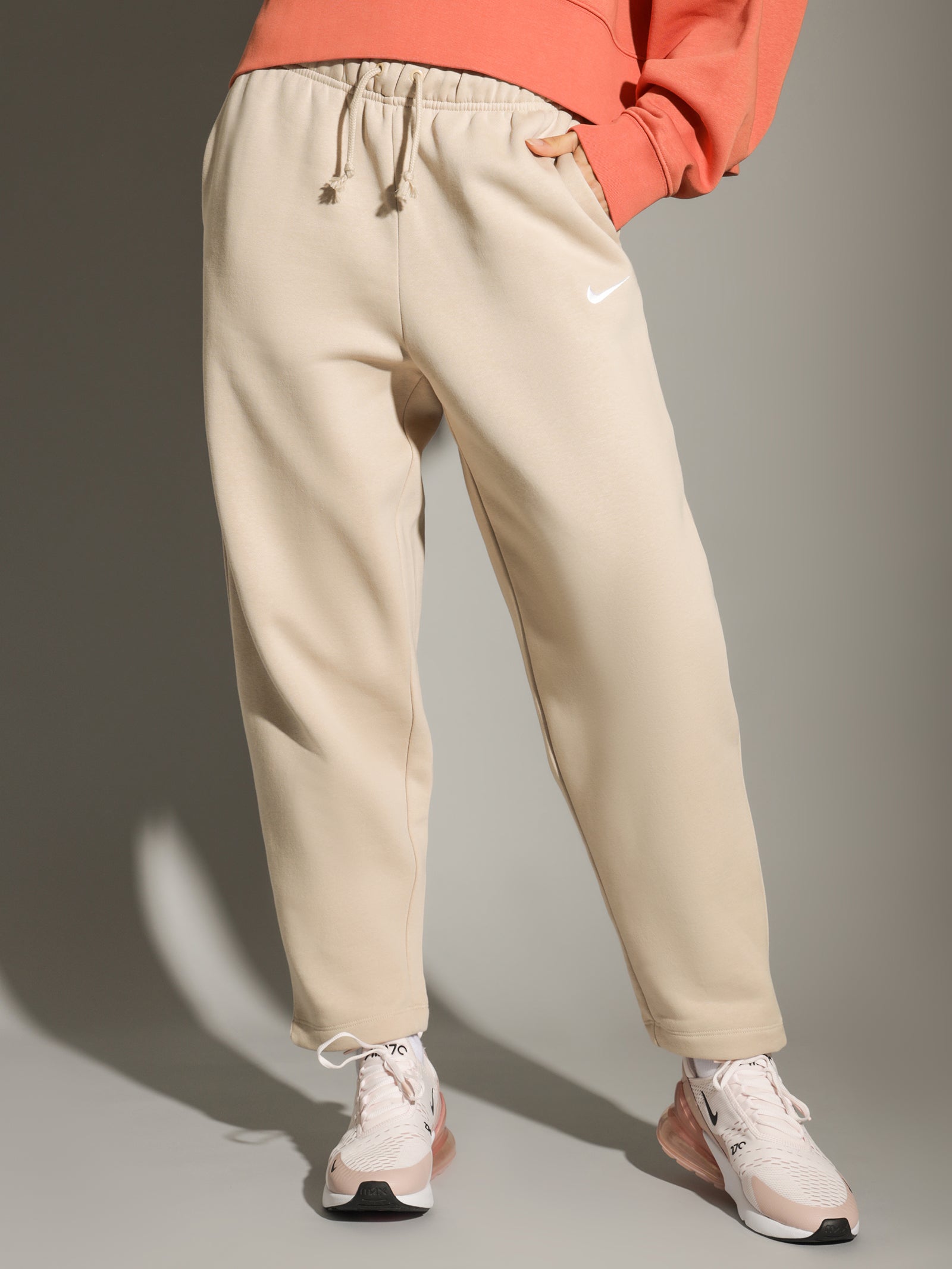 Women's Sportswear Essential Fleece Pant, Nike