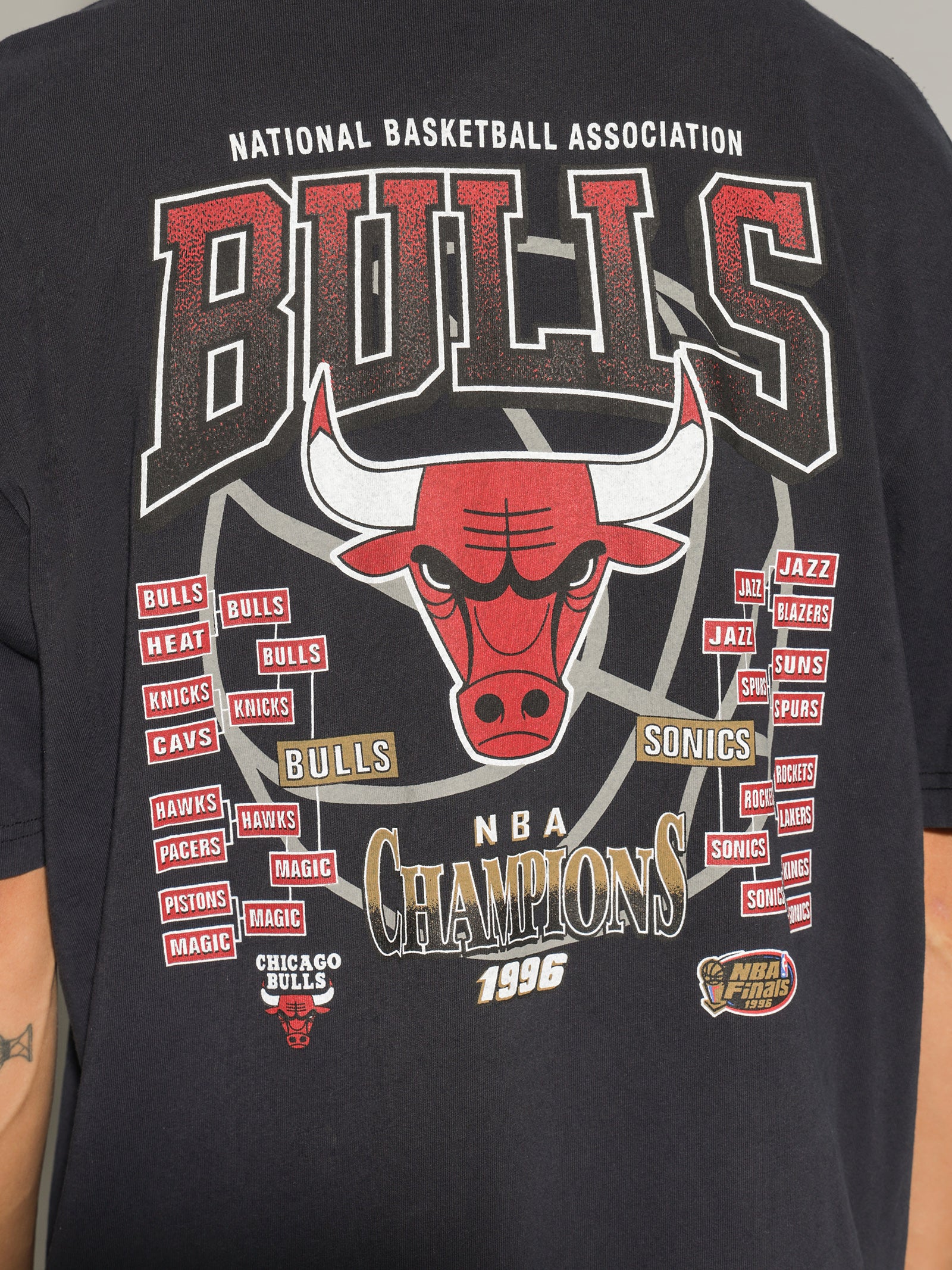 NBA Champs Chicago Bulls T-Shirt in Vintage White - Glue Store