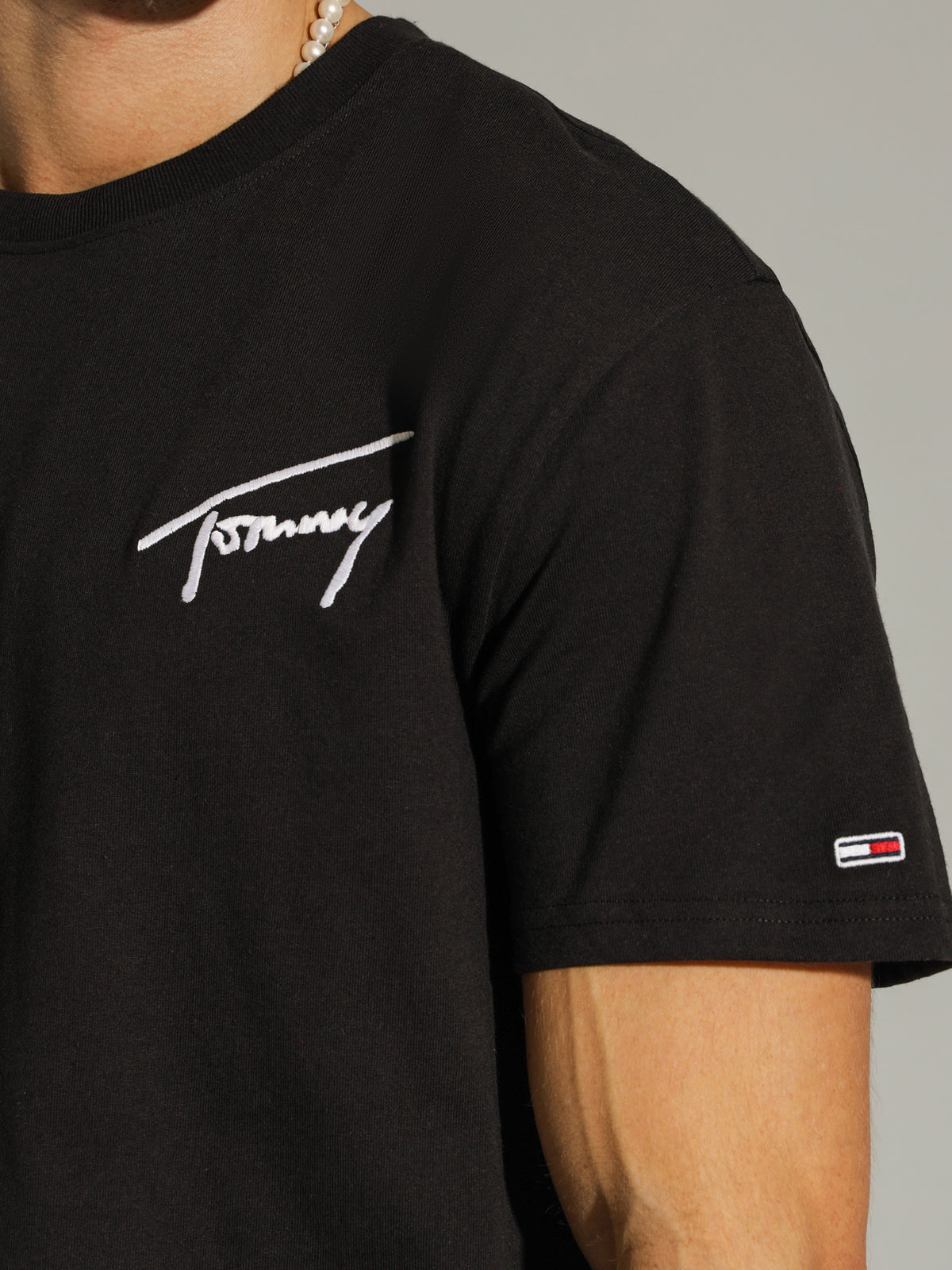 Tommy Hilfiger Tommy Signature T-Shirt in Black | Black