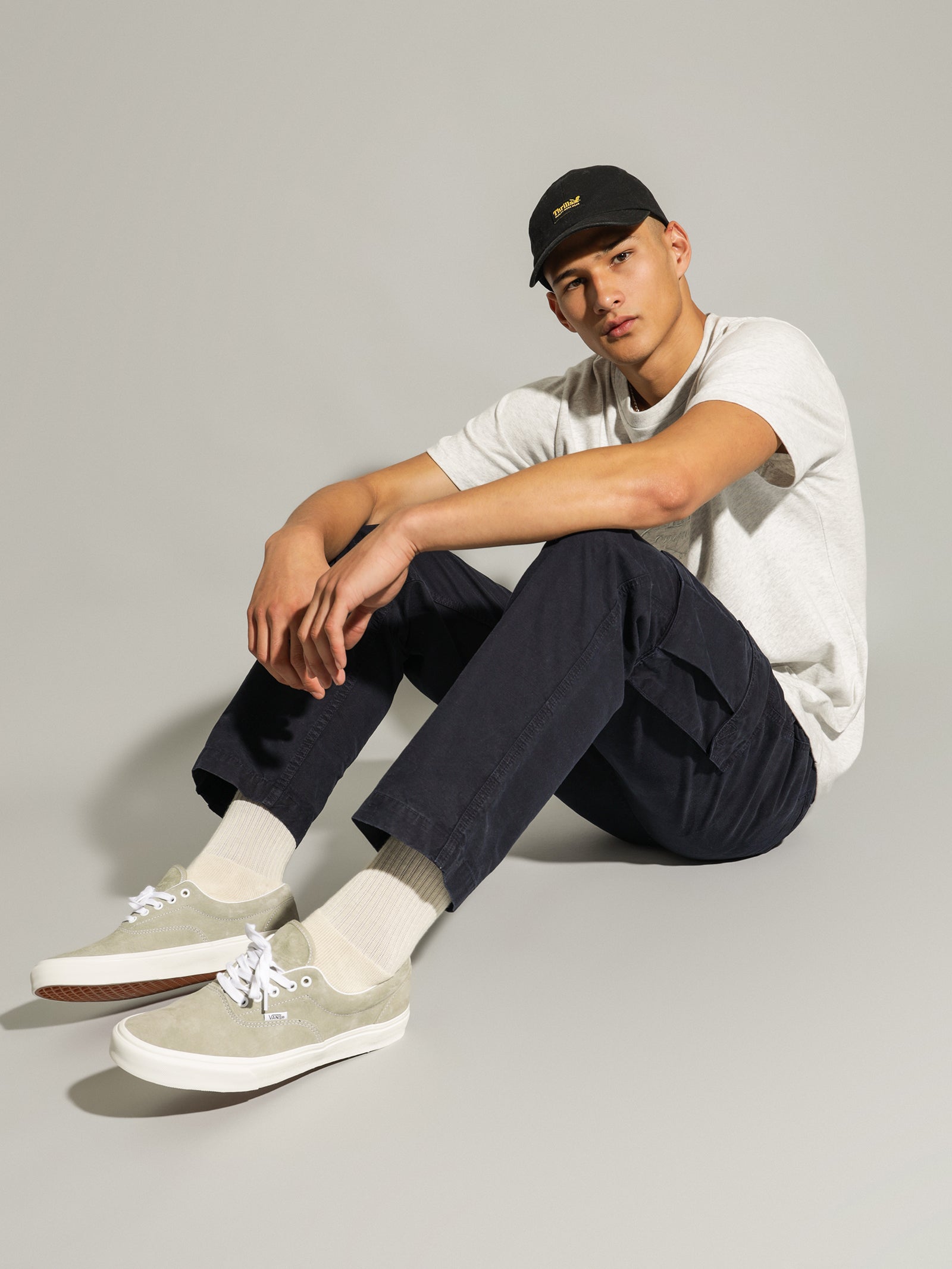 Slacker Cargo Pants in Navy