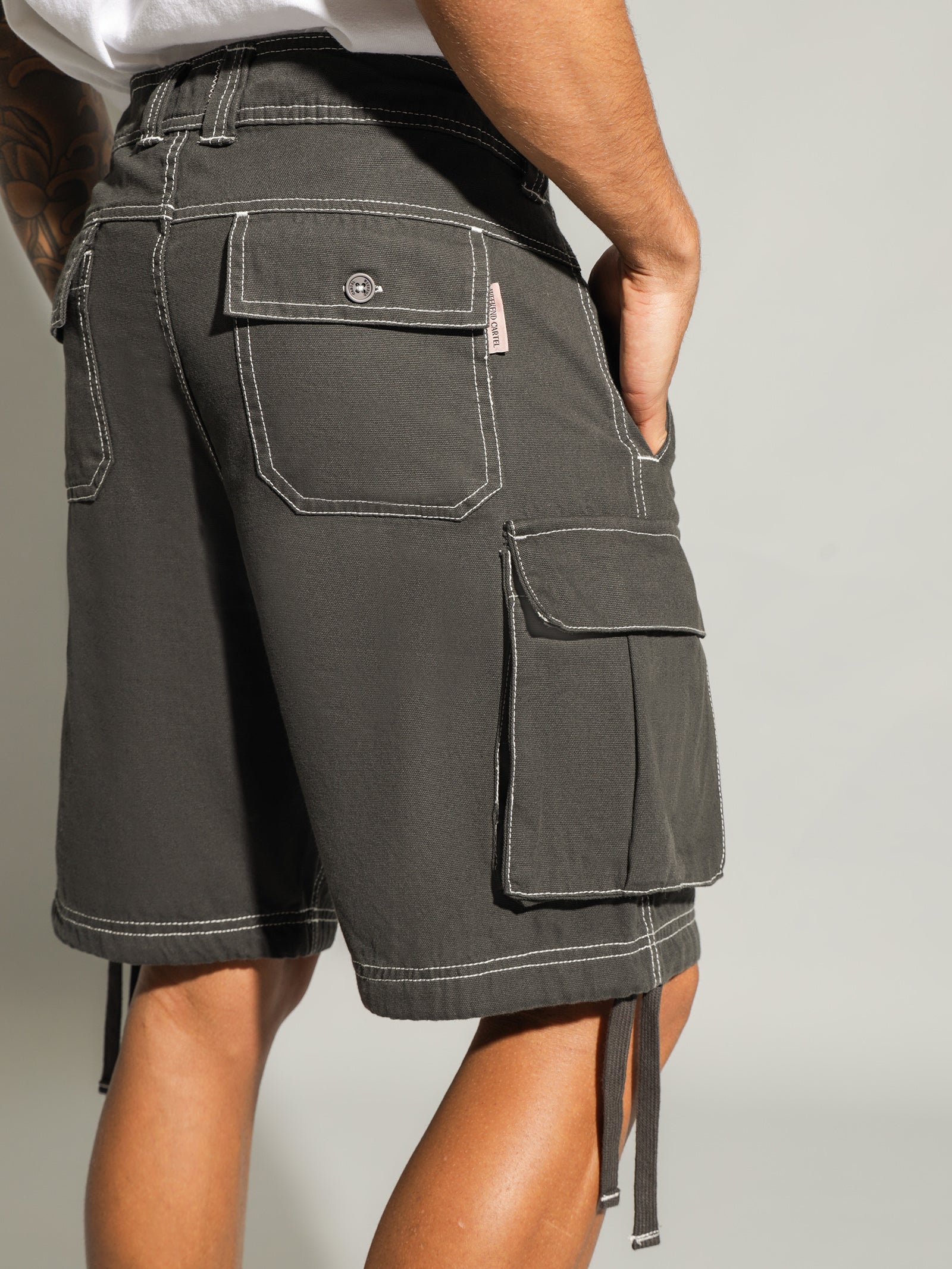 Syndicate Cargo Shorts in Obsidian