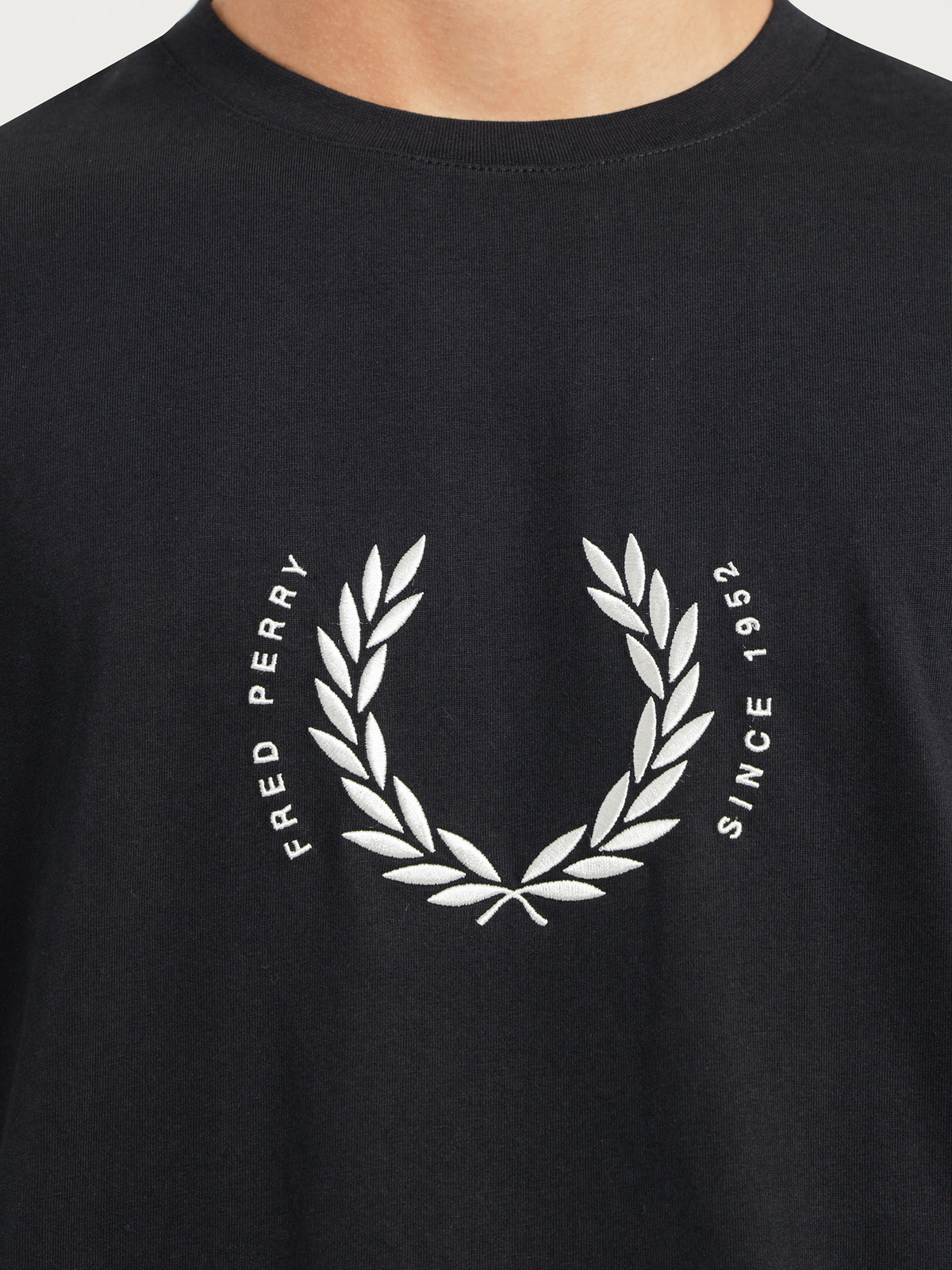 Fred Perry Circle Branding T-Shirt in Black | Black