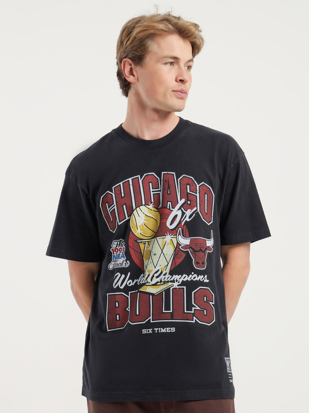 Mitchell & Ness Chicago Bulls T-Shirt in Black | Black