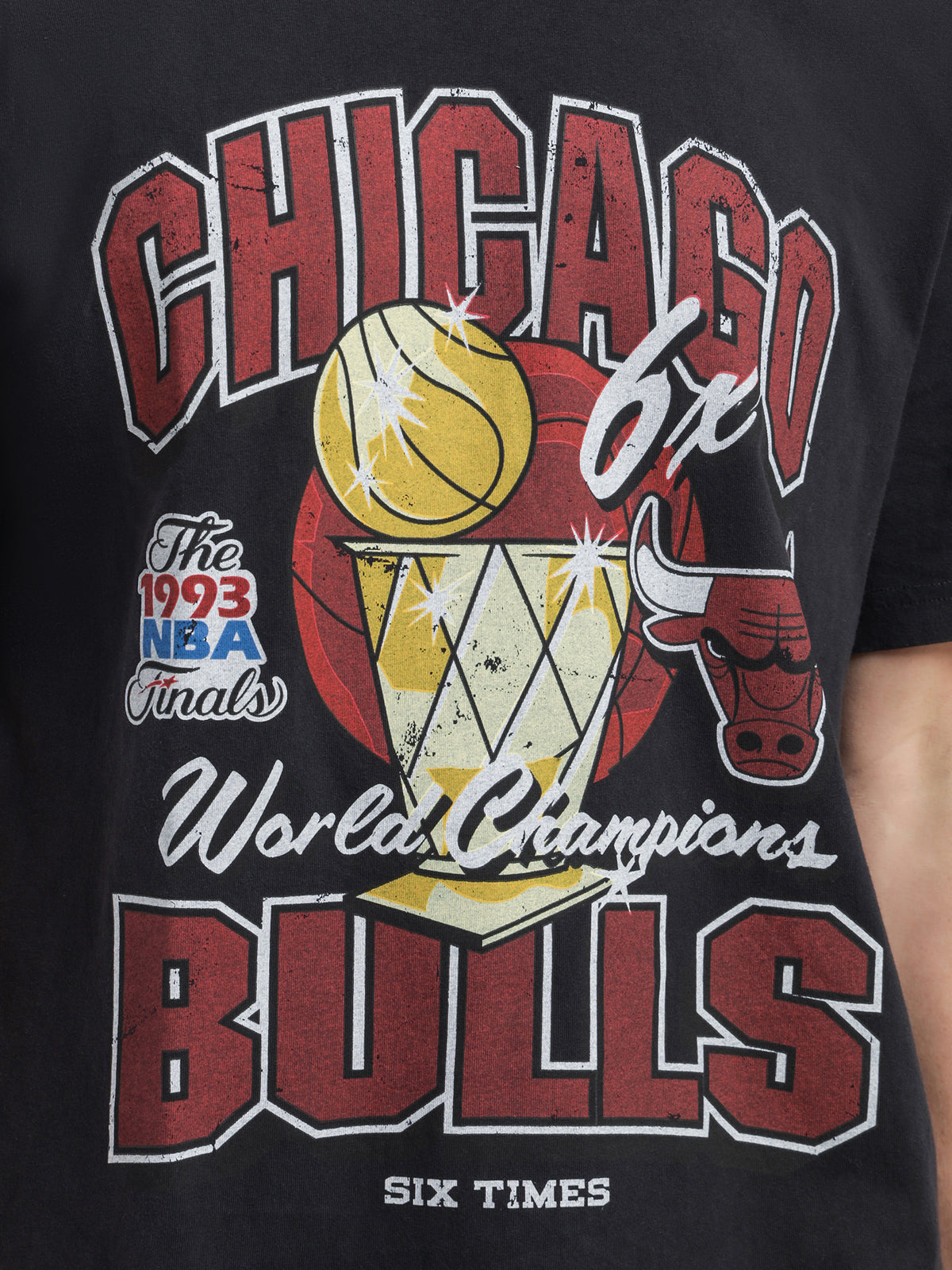 Mitchell & Ness Chicago Bulls T-Shirt in Black | Black